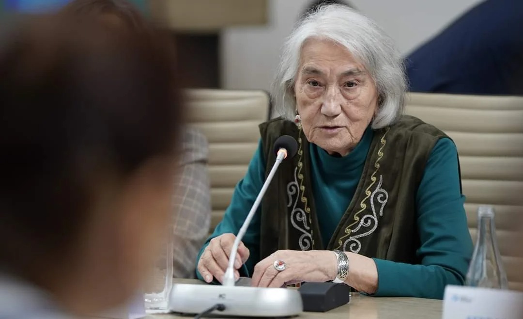 Роза Айтматова: "Чыңгыз агамдын арбагы тынч жатсын"