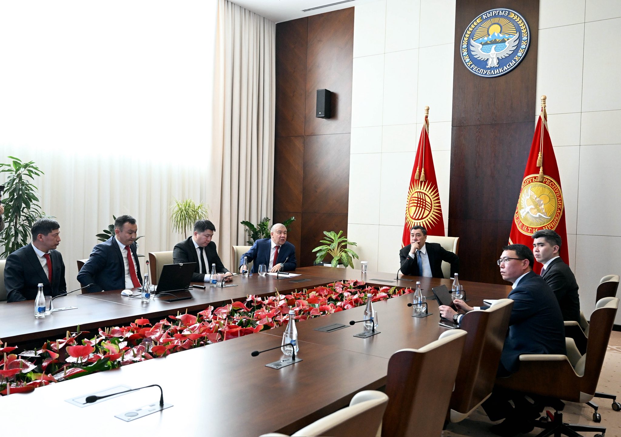 Садыр Жапаровго МСКнын "Салык Күзөт" жаңы тутумунун мүмкүнчүлүктөрү тааныштырылды