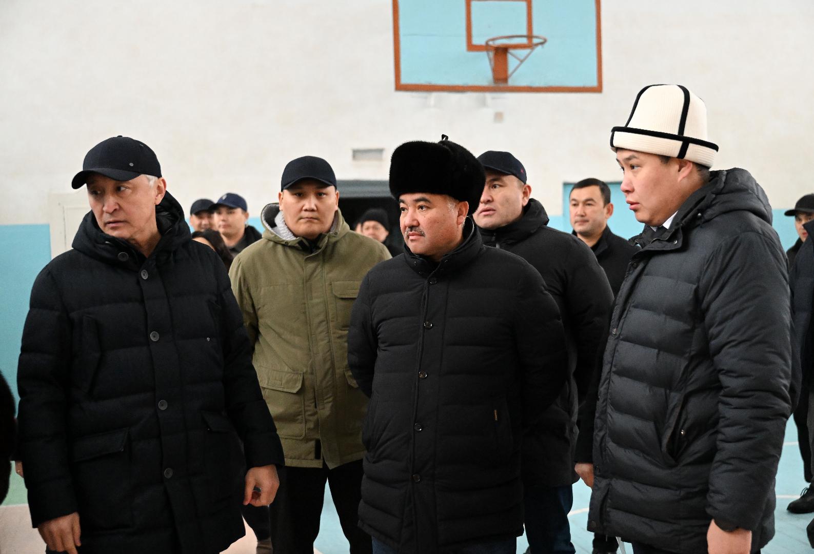 Төрага Нурланбек Тургунбек уулу Кара-Балта шаарындагы социалдык мекемелердин абалынан кабар алды