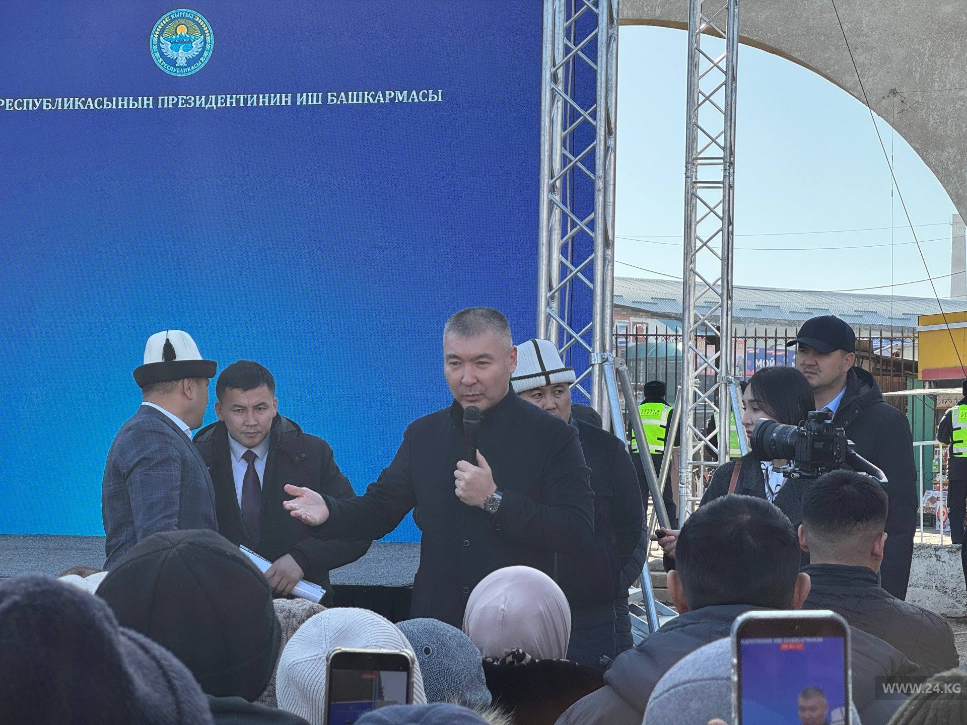 Президенттин иш башкаруучусу Каныбек Туманбаевге катуу эскертүү берилди