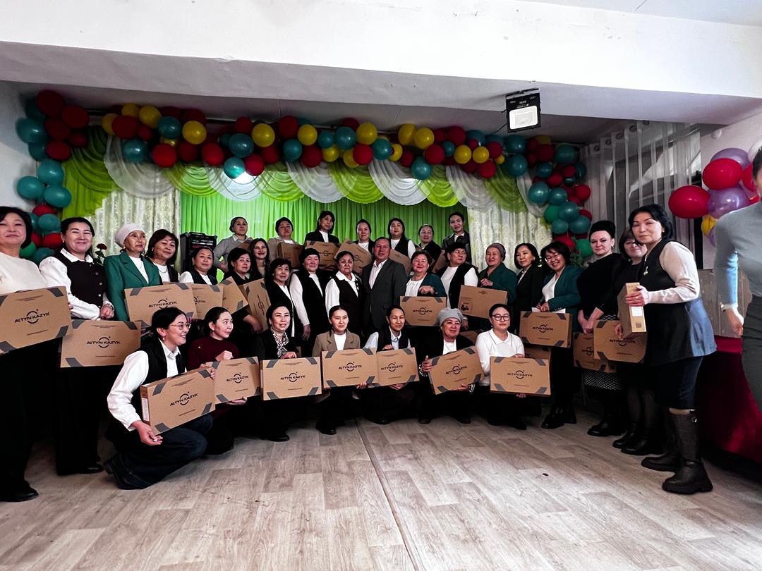 Таласта 1077 мугалим ноутбук алышты