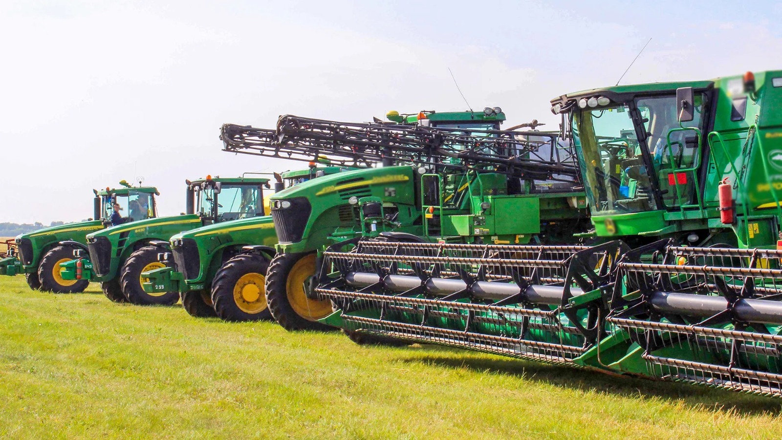 Жыл башынан бери 81,4 млн сомго 42 техника лизингге берилди