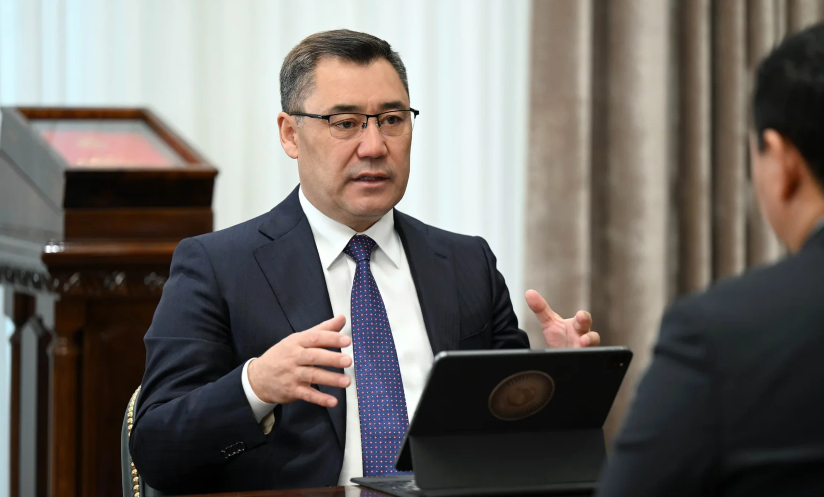 Мыйзам жана элдин тынчтыгы баарынан жогору: Президент акыркы кадрдык чечимдер тууралуу түшүндүрмө берди