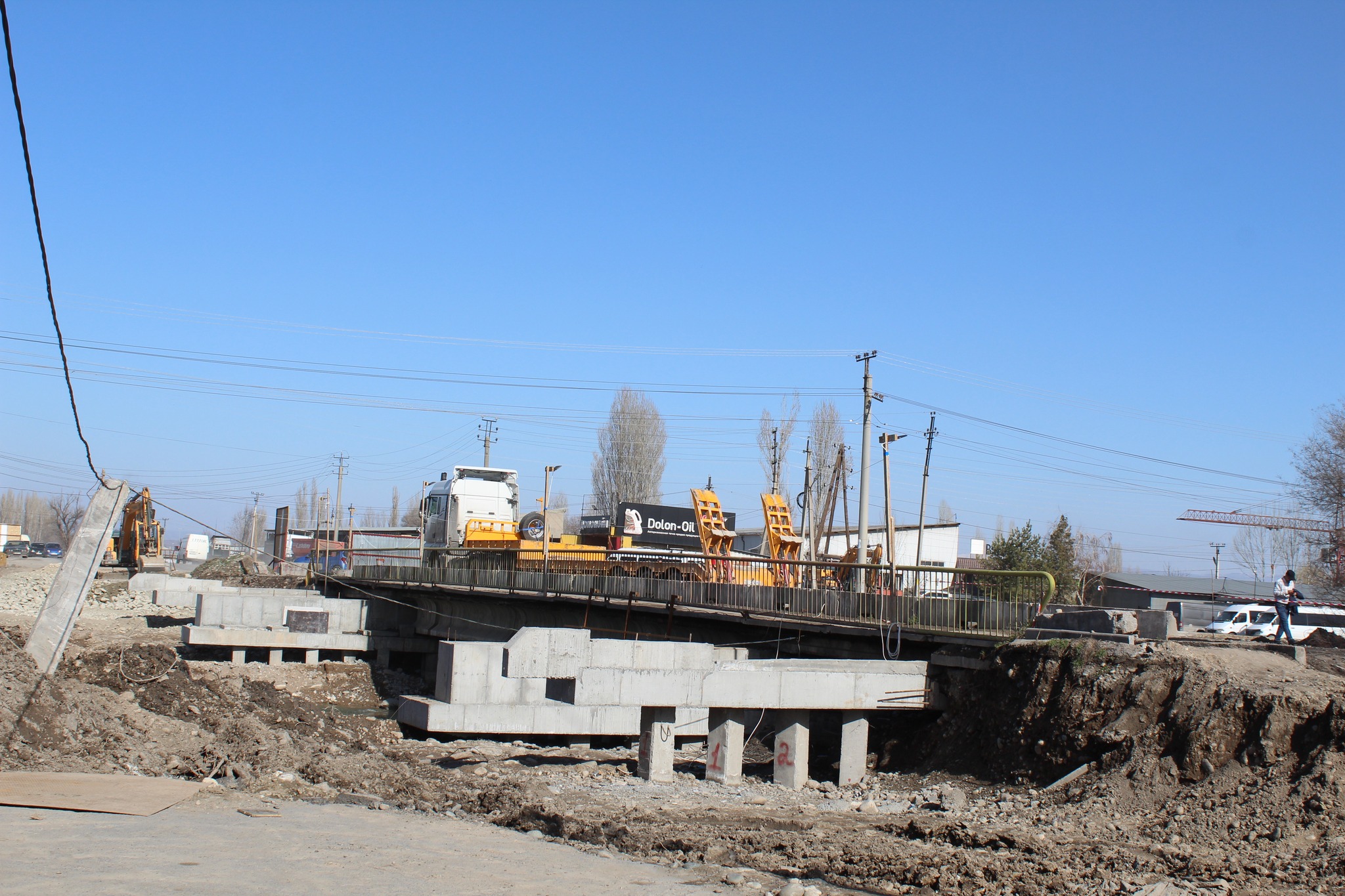 Лебединовка-ГЭС-5 автожолундагы кɵпүрɵнү кеңейтүү иштери 20-апрелге чейин уланат