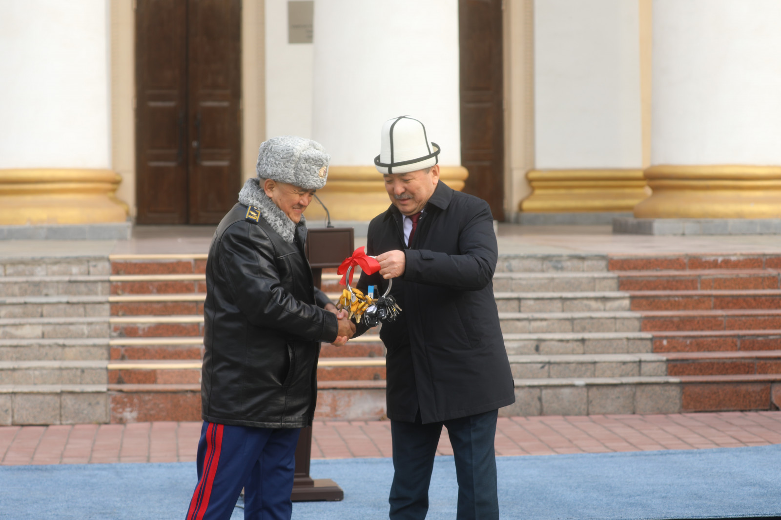 ӨКМге 116 даана атайын техниканын ачкычы тапшырылды