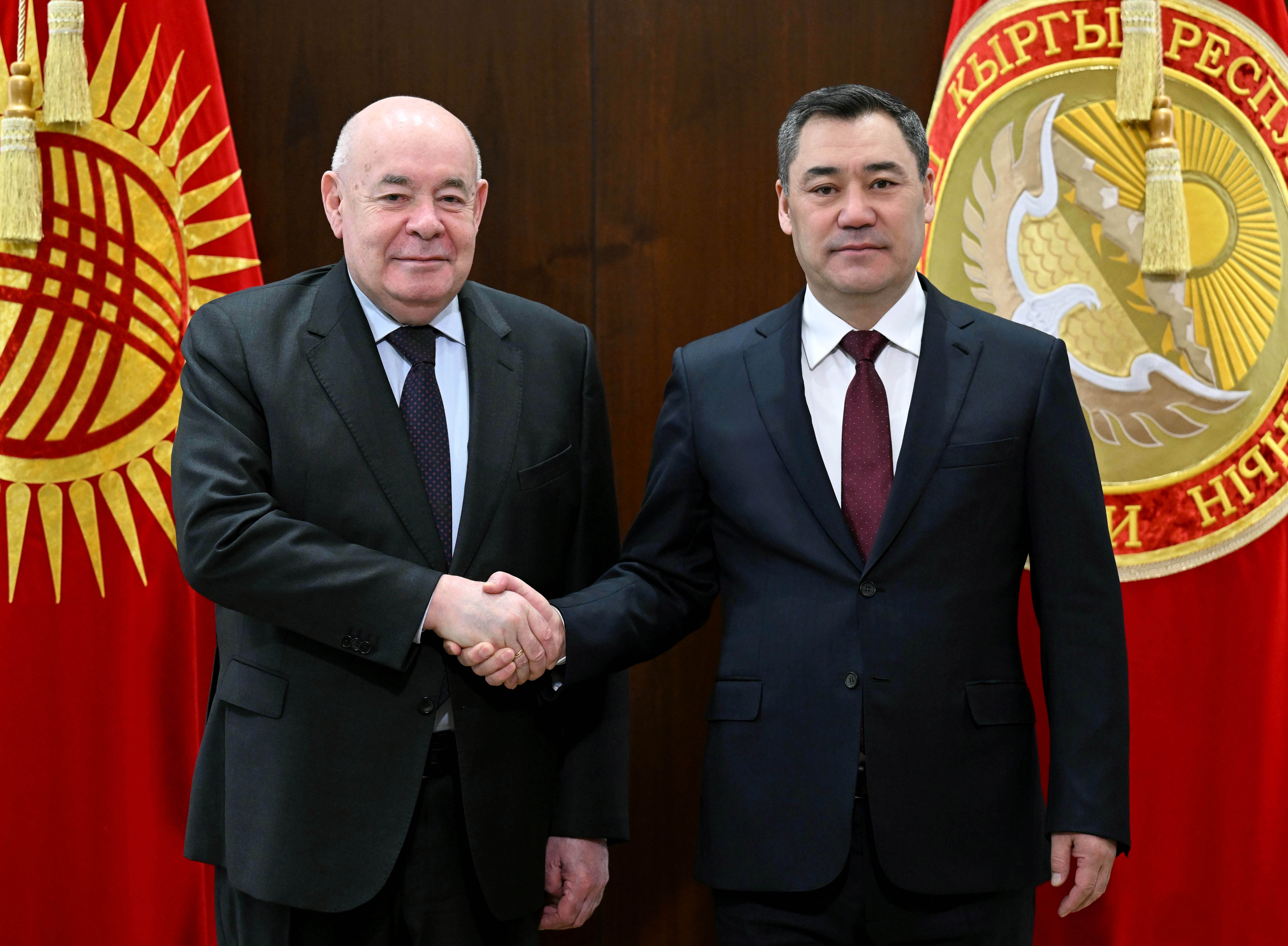 Садыр Жапаров Россиянын Президентинин Эл аралык маданий кызматташтык боюнча атайын өкүлү Михаил Швыдкойду кабыл алды