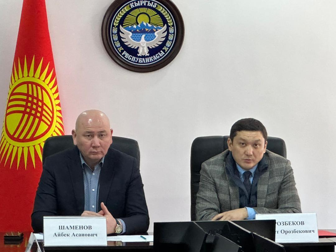 Коопсуздук кеңешинин катчысы Адилет Орозбеков Баткен облусунда жыйын өткөрдү