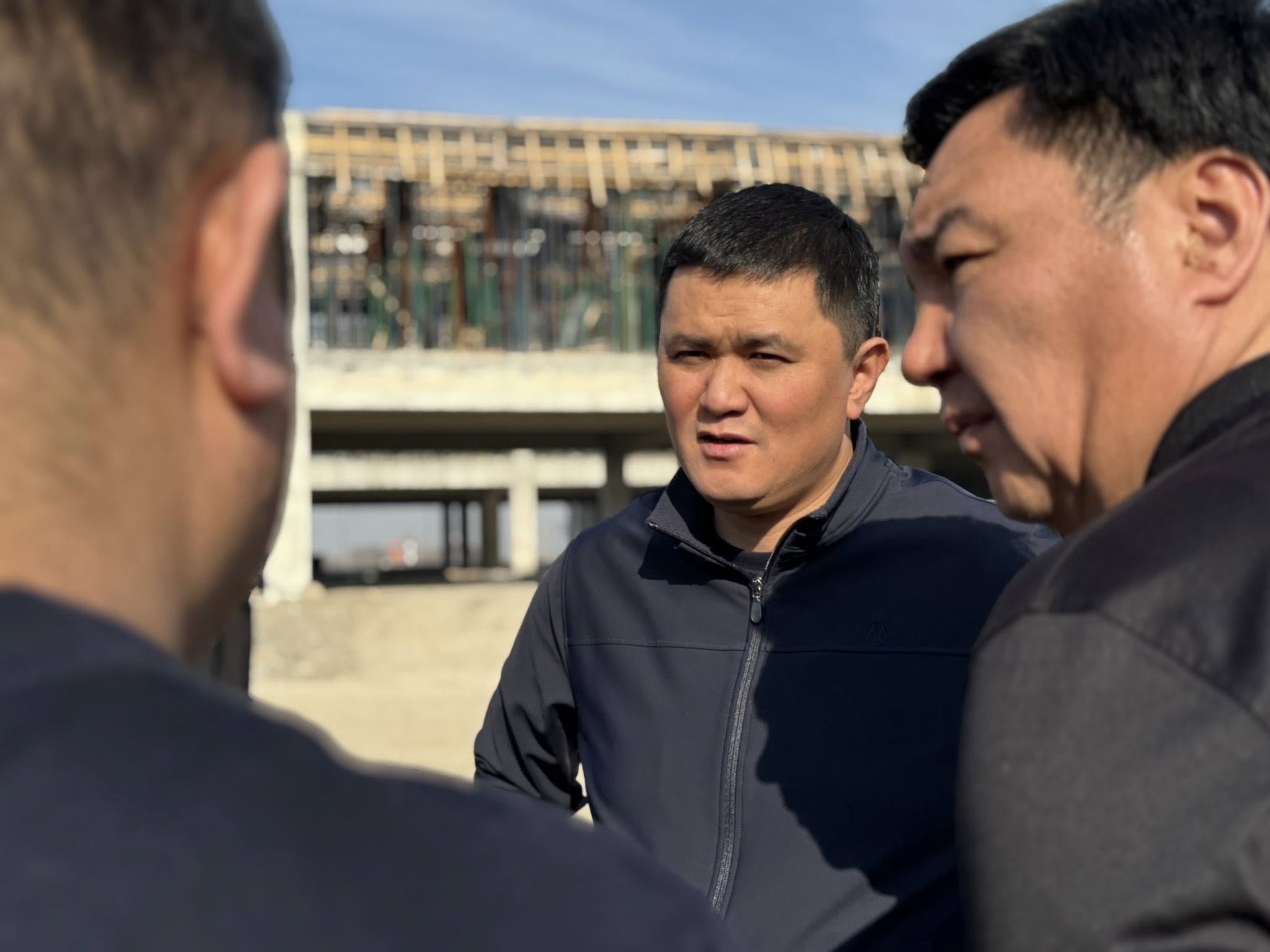 Ош эл аралык аэропортундагы жаңы аэробекет комплексинин курулушу кызуу жүрүүдө 