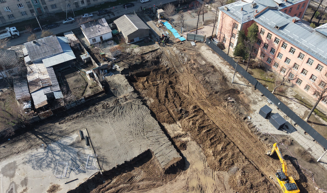 Бишкек: №42 мектепке кошумча окуу корпусу курулууда