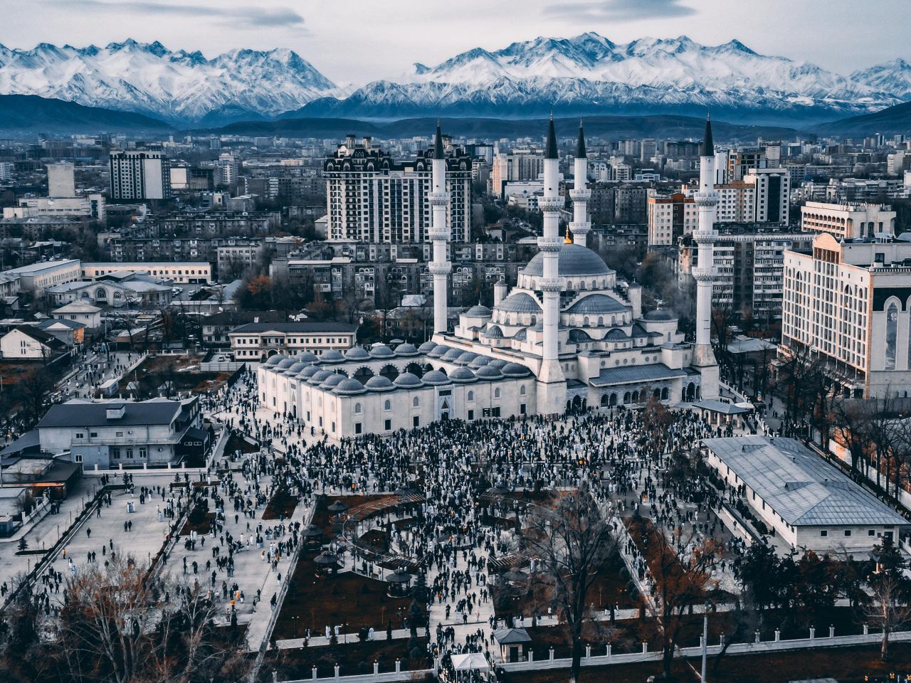 Орозо айт майрамында 10 миңден ашуун милиция кызматкери коомдук тартипти камсыздайт