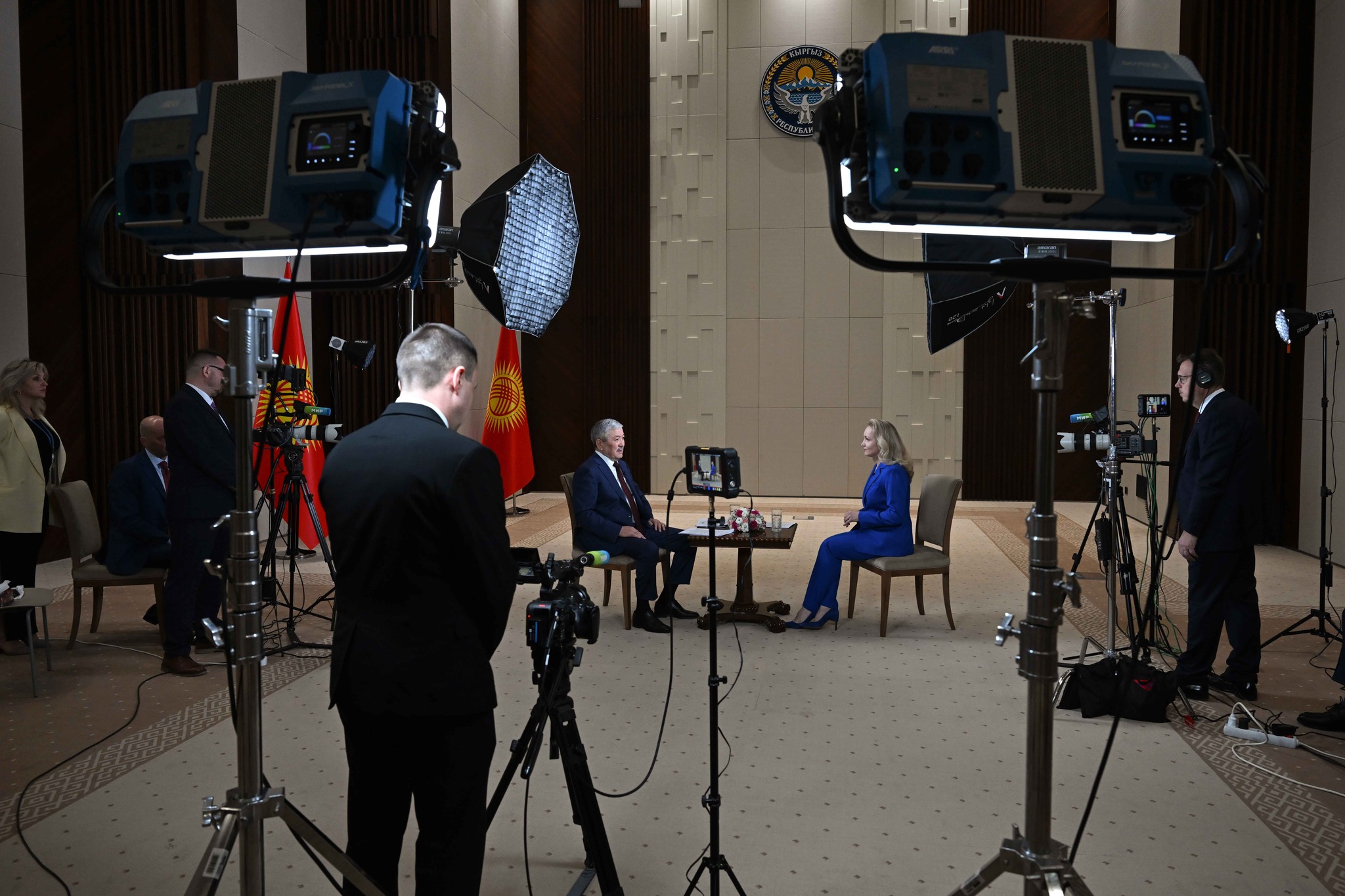 МинКаб Төрагасы Адылбек Касымалиев КМШнын 35 жылдыгына карата “Мир” телерадиоберүү компаниясына эксклюзивдүү маек берди 