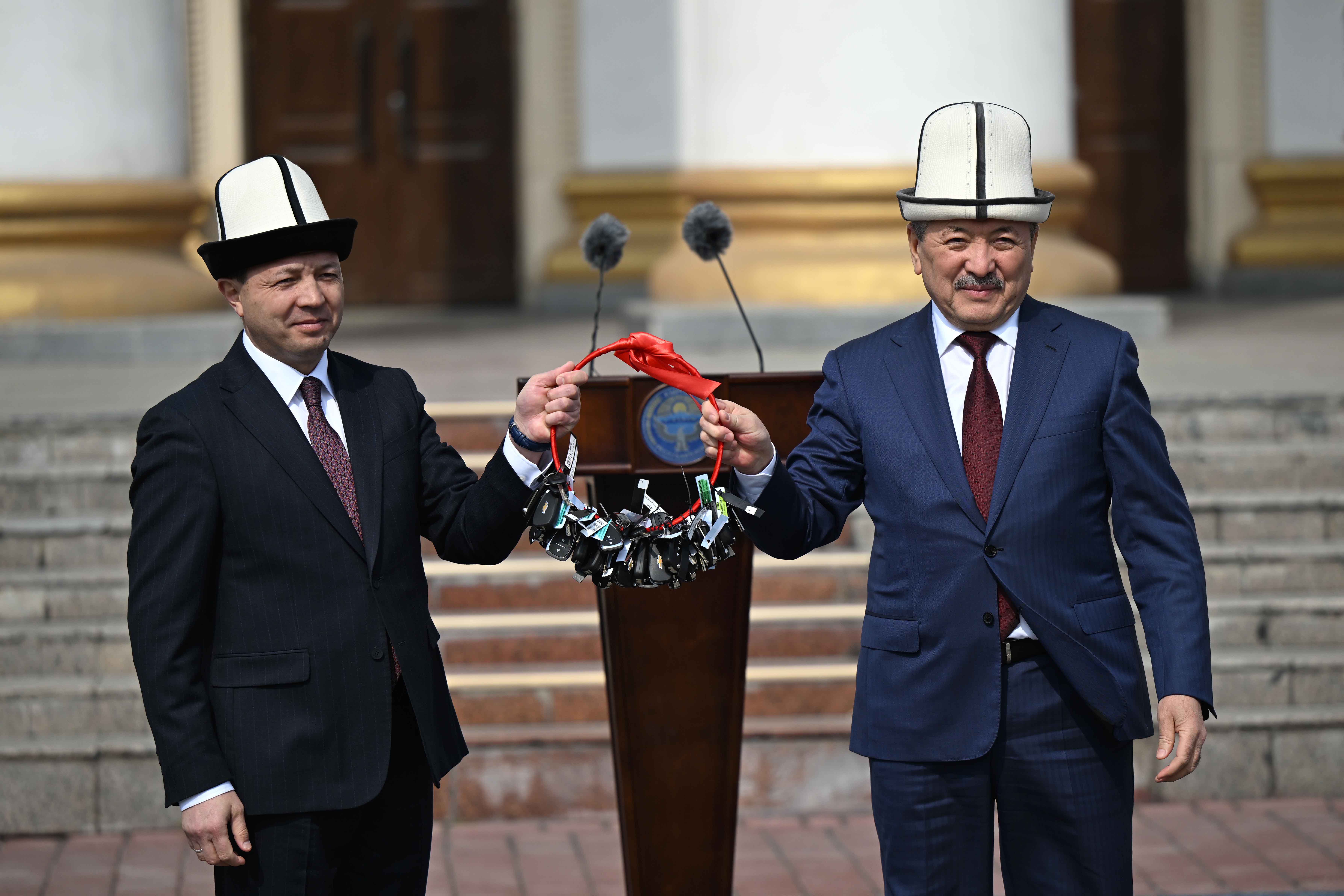 Маданият мекемелери автоунаалуу болушту