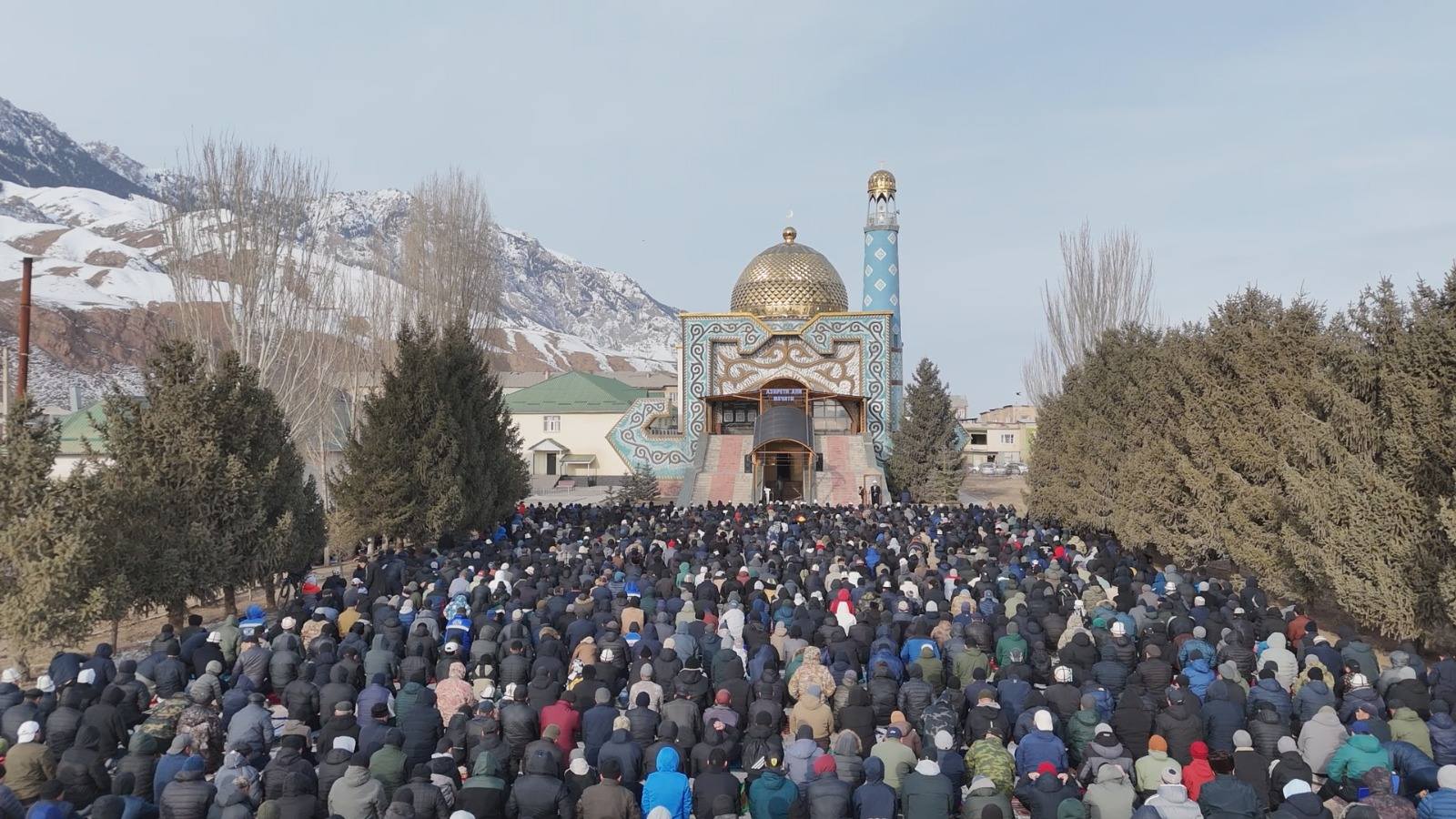 Нарын: Айт намазы жети мечитте окулду