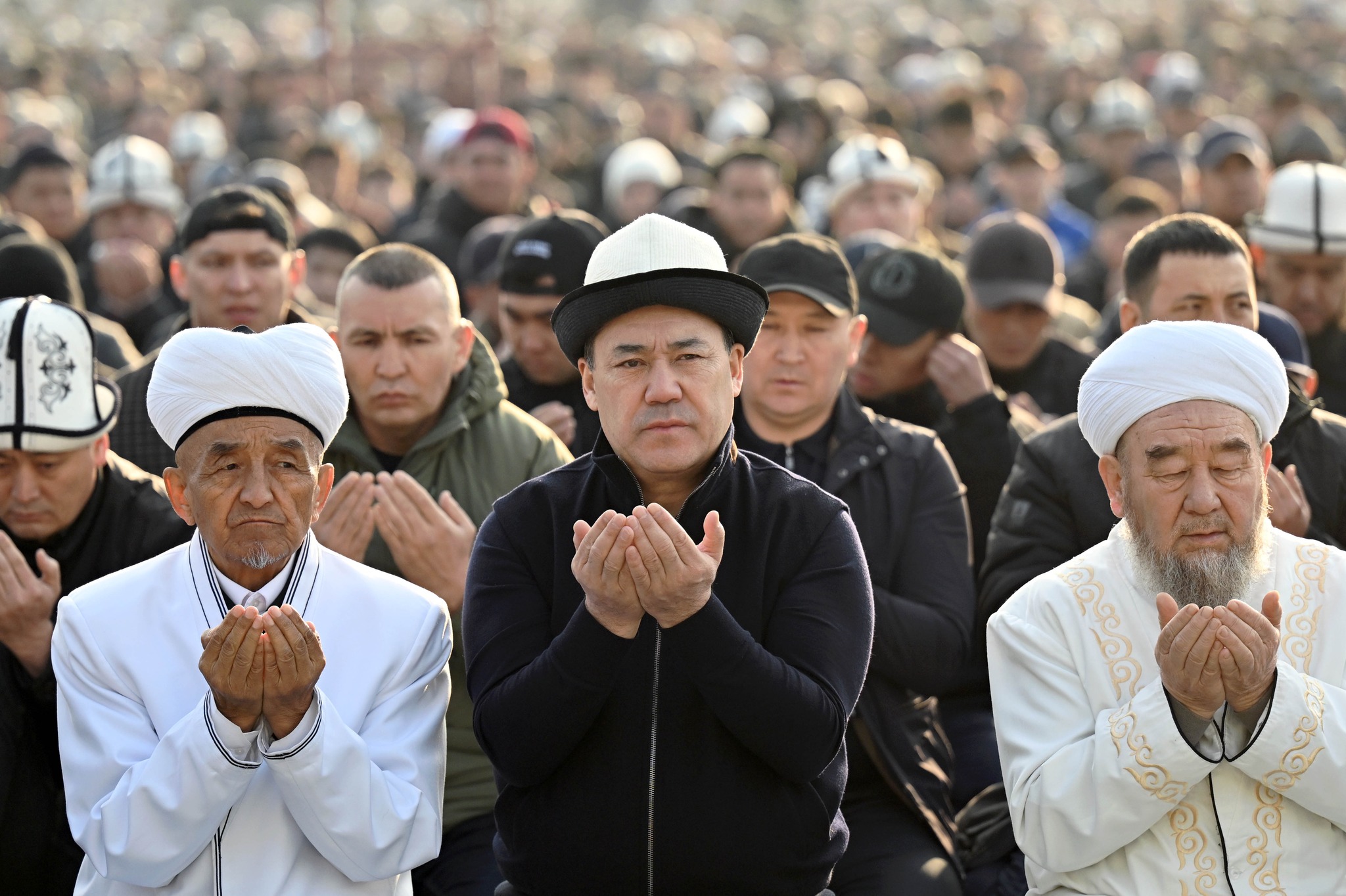 Чет өлкө лидерлери Садыр Жапаровду Орозо айт майрамы менен куттукташты