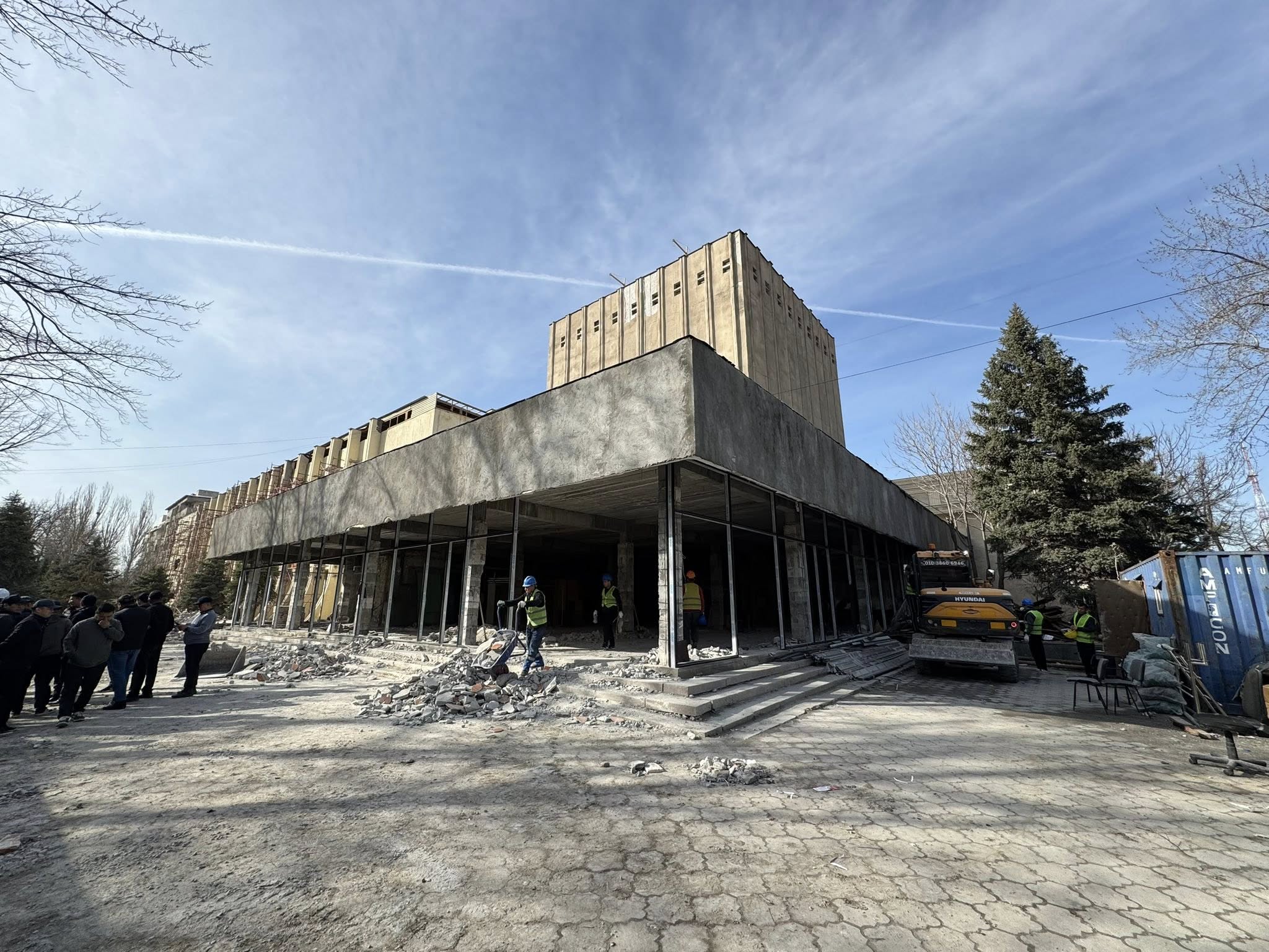 Президентке караштуу академиянын жана мамлекеттик архивдин имараты ири реконструкциядан өтүүдө