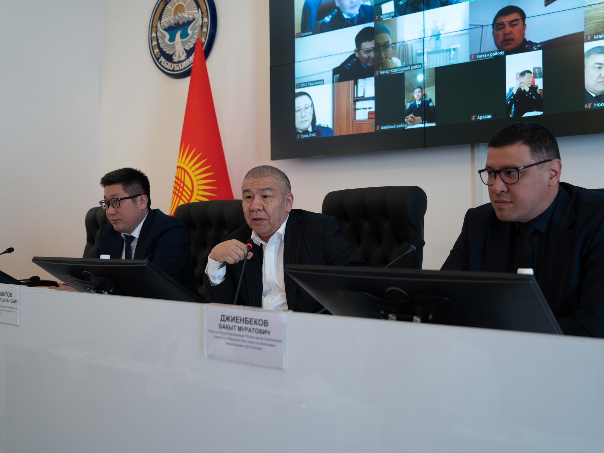 Салык кызматынын төрагасы Алмамбет Шыкмаматов: Мал чарба тармагындагы экспорттоочулар үчүн кошумча эсептелген салыктын өлчөмү 20дан 3 пайызга чейин төмөндөтүлөт