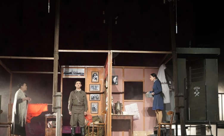 Маданий көпүрө: Кыргыз спектакли Өзбекстанда