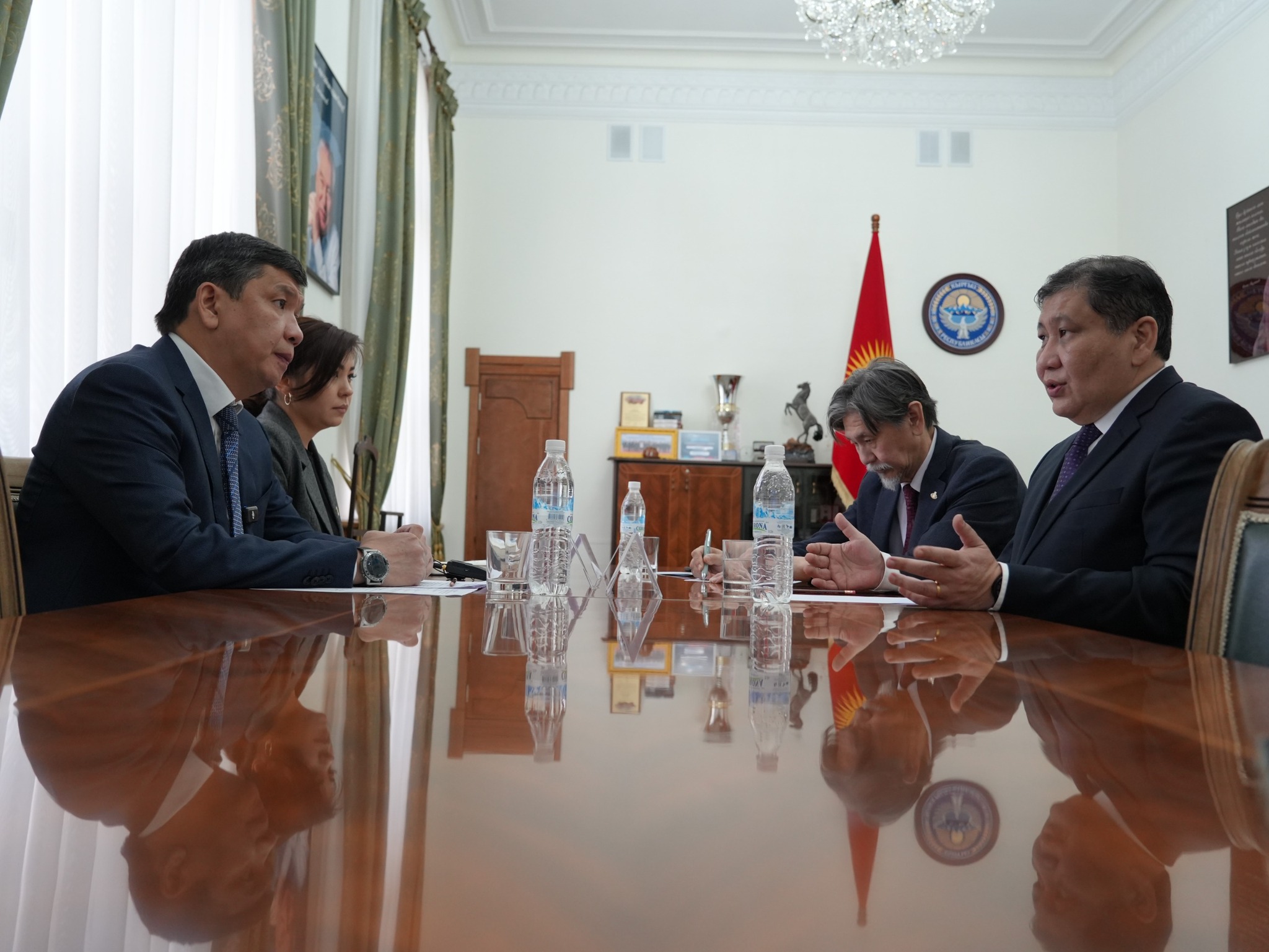 Монголиянын Улан-Батор шаарындагы көчөлөрдүн бирине Манас ысымы берилет