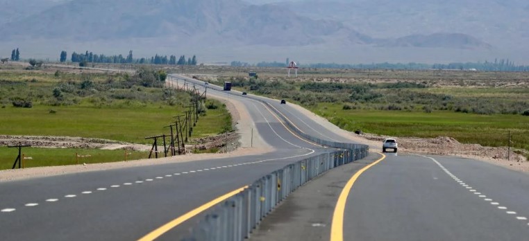 Балыкчы – Бөкөнбаев – Каракол автожолунун 25 чакырымы 1-майга чейин колдонууга берилет