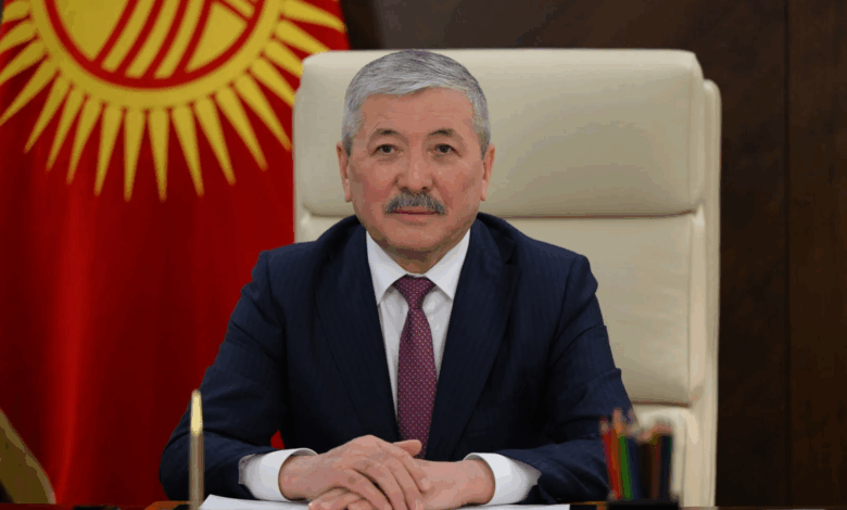 Касымалиев дене тарбия жана спорт кызматкерлерин кесиптик майрамы менен куттуктады