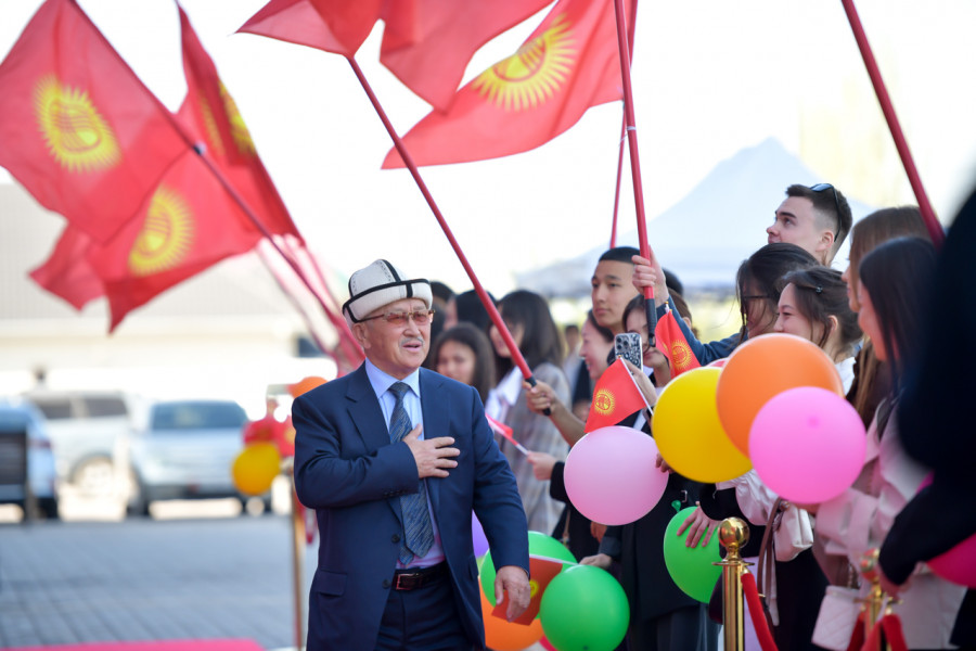 Борбор калаада Спорт күнү: мэр Айбек Джунушалиев сыйлыктарды тапшырды