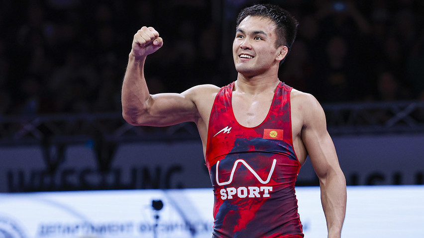 Эрназар Акматалиев алгачкы атаандашын 12:9 эсебинде жеңди