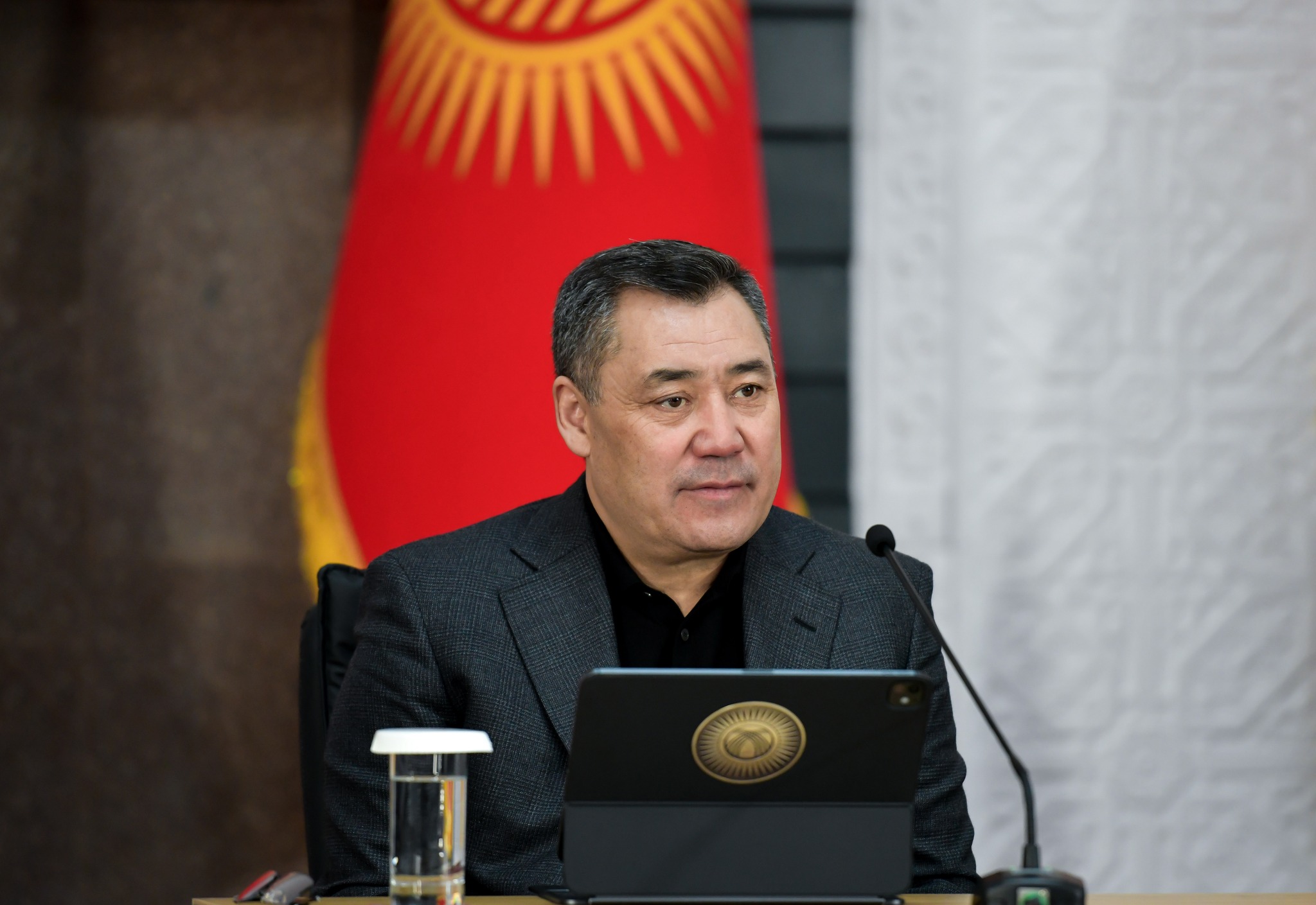 Президент  Ош облусунун Араван районунун тургундарынын суроолоруна жооп берди 