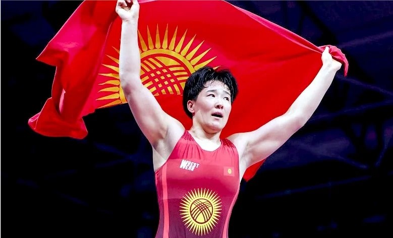 Айпери Медет кызы Дүйнөлүк  күрөш уюмунун рейтингинде биринчи сапка көтөрүлдү