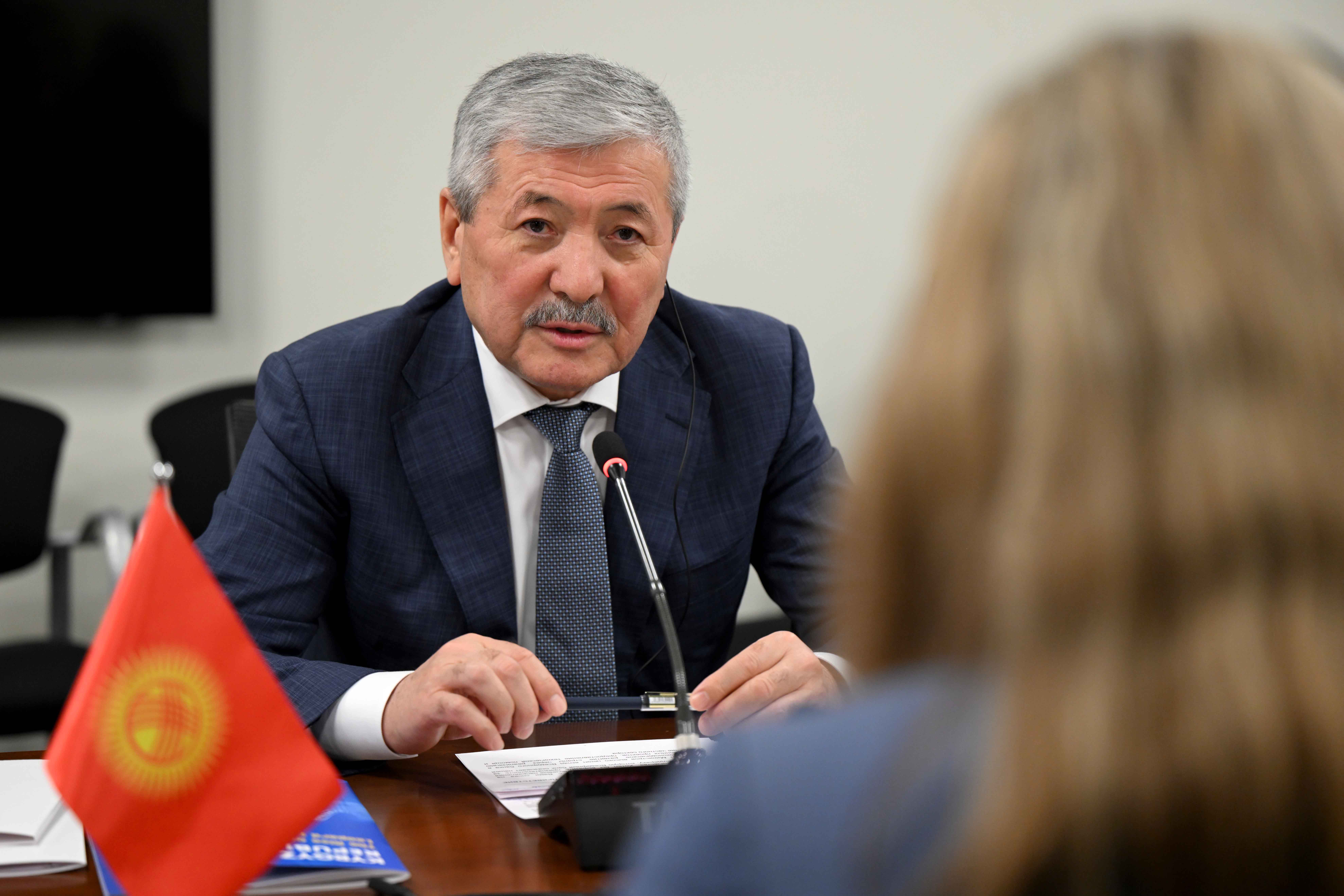 МинКаб Төрагасы Адылбек Касымалиев Дүйнөлүк банктын башкаруучу директору Анна Бьерде менен сүйлөшүүлөрдү өткөрдү