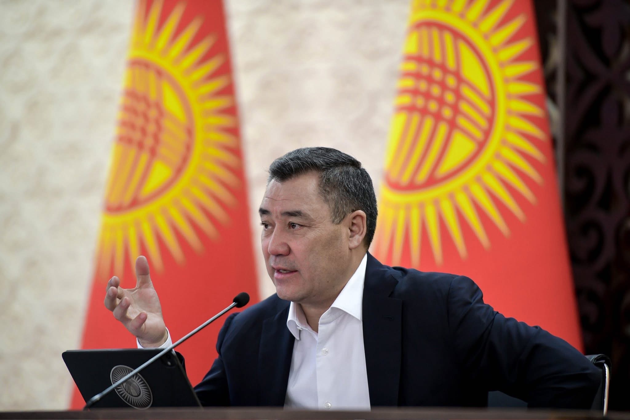 Садыр Жапаров Ош облусуна караштуу Кара-Кулжа районунун тургундарынын суроолоруна жооп берди