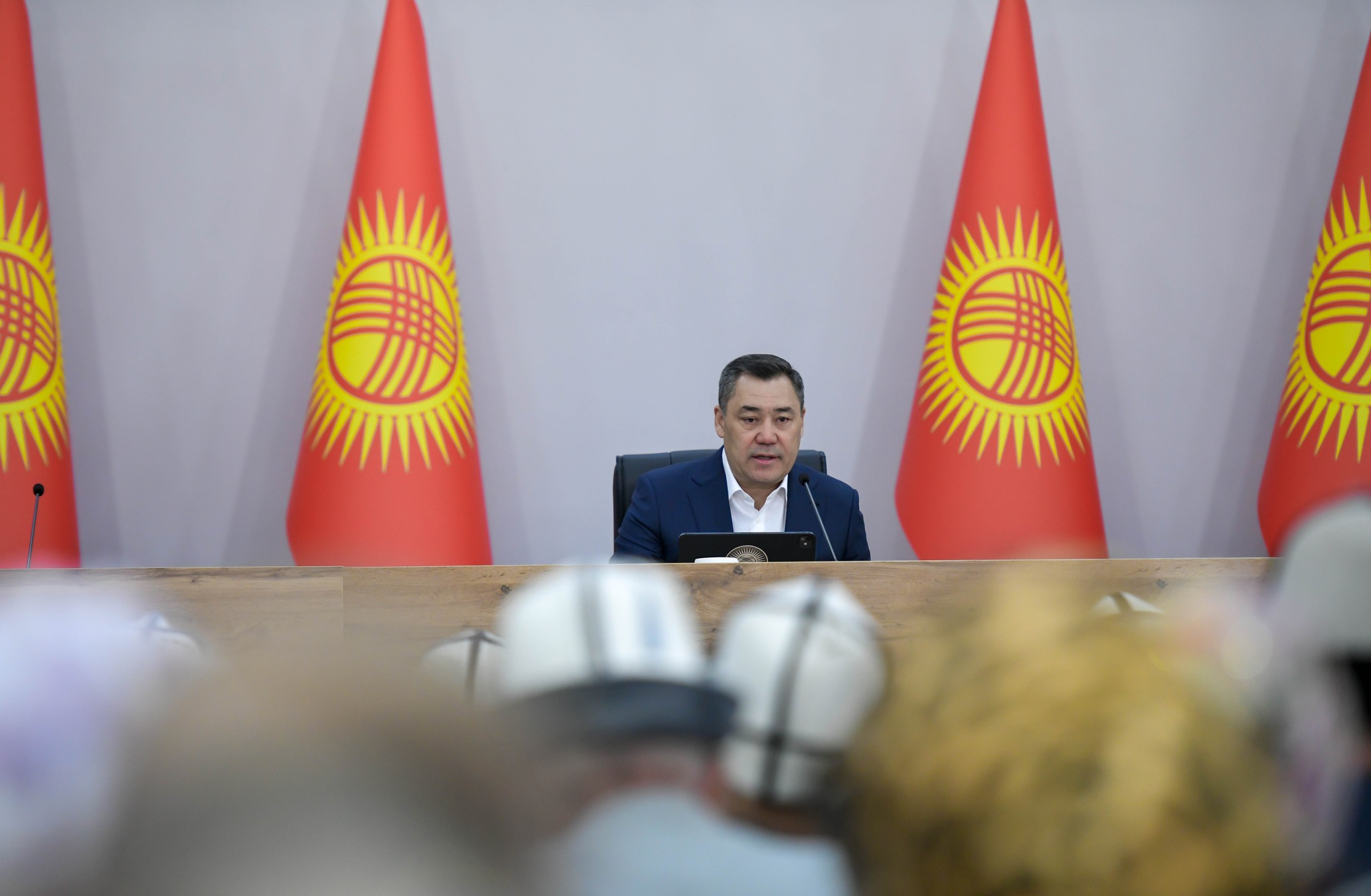 Садыр Жапаров Ош облусунун Ноокат районунун тургундары менен жолугушту