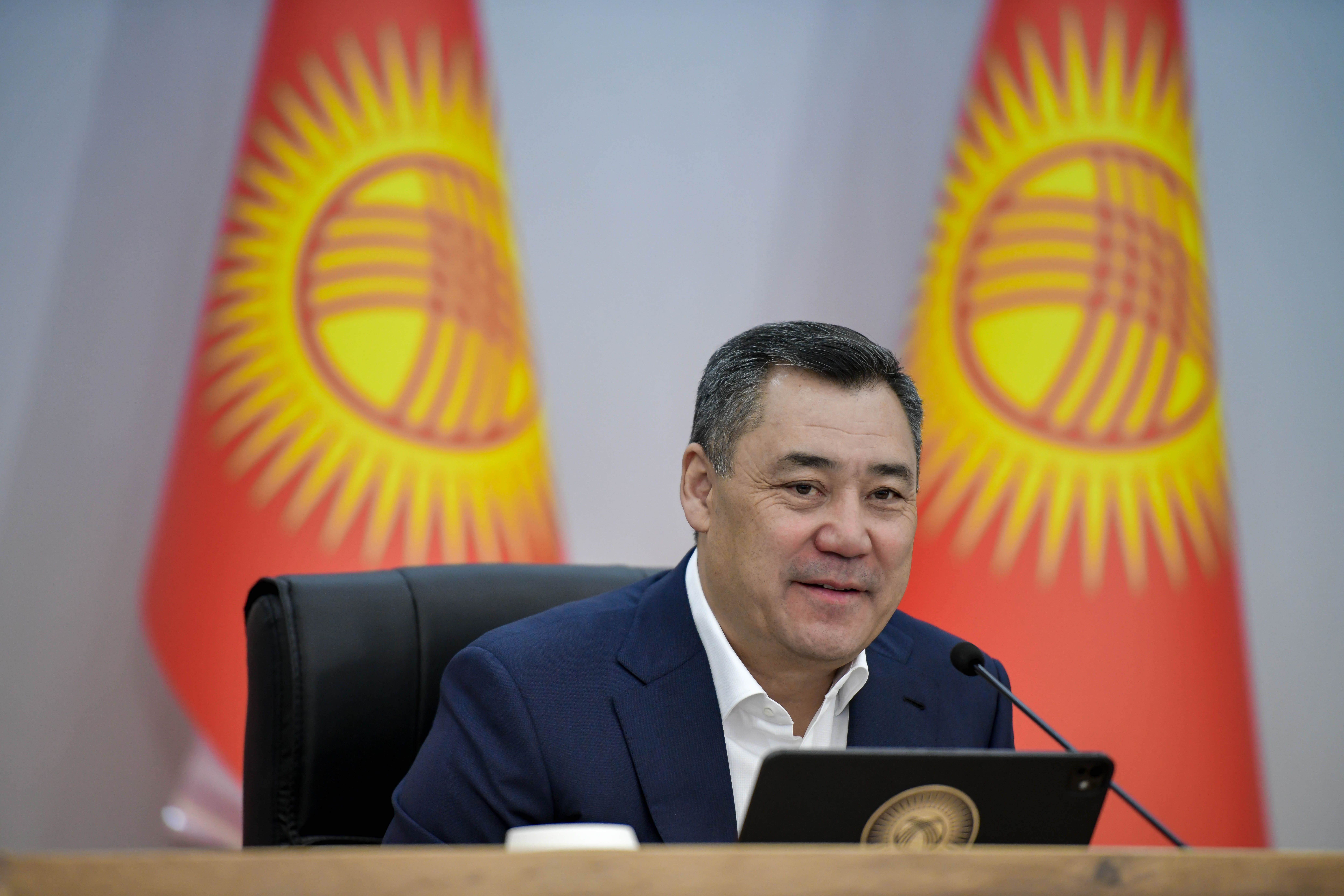 Президент Садыр Жапаров Ош облусуна караштуу Ноокат районунун тургундарынын суроолоруна жооп берди