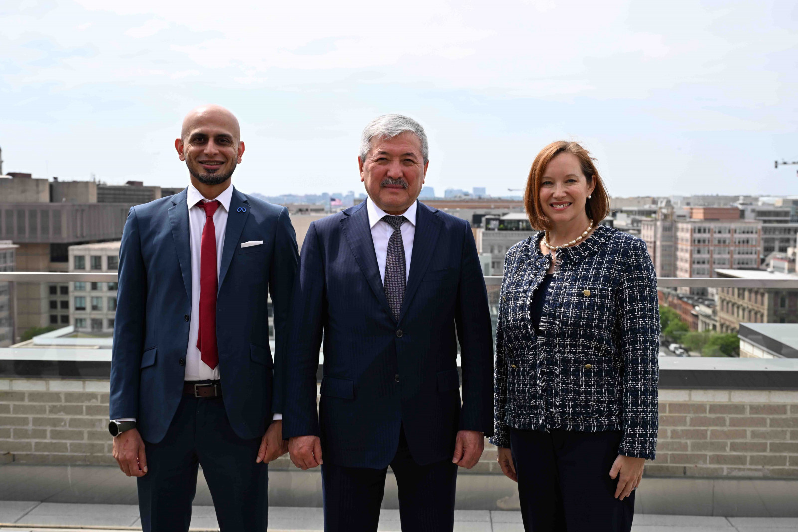 МинКаб Төрагасы Адылбек Касымалиев Вашингтондо Meta жетекчилиги менен санариптик коопсуздук жана узак мөөнөттүү өнөктөштүктү талкуулады