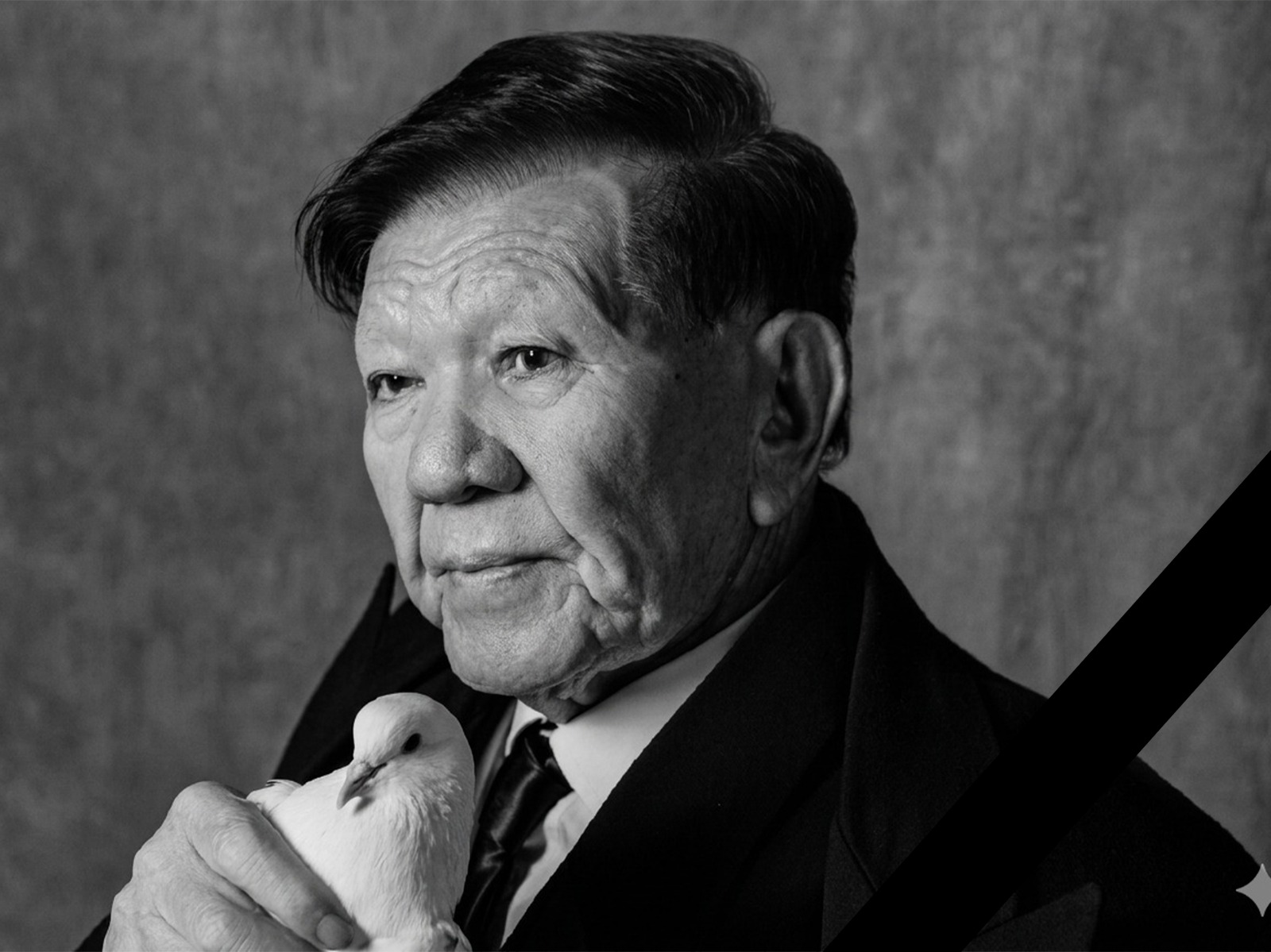 Садыр Жапаров Касым-Жомарт Токаевге казак акыны Мухтар Шахановдун дүйнөдөн кайткандыгына байланыштуу көңүл айтты