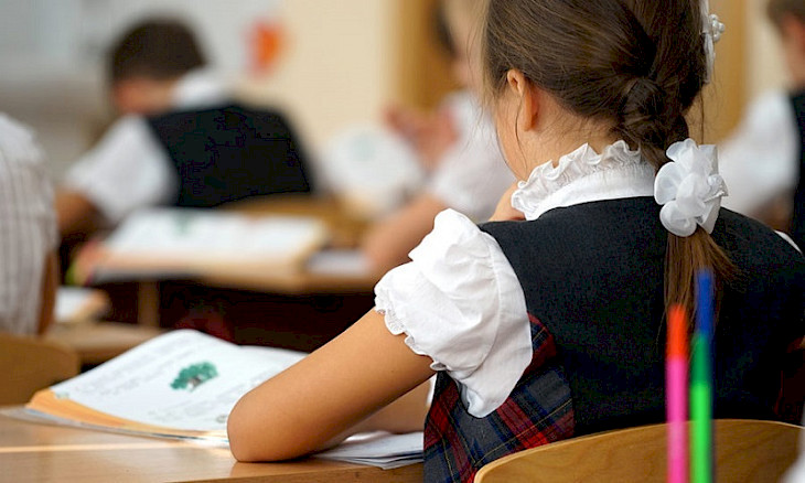 Балдарды мектепке электрондук каттоонун биринчи этабы уланууда