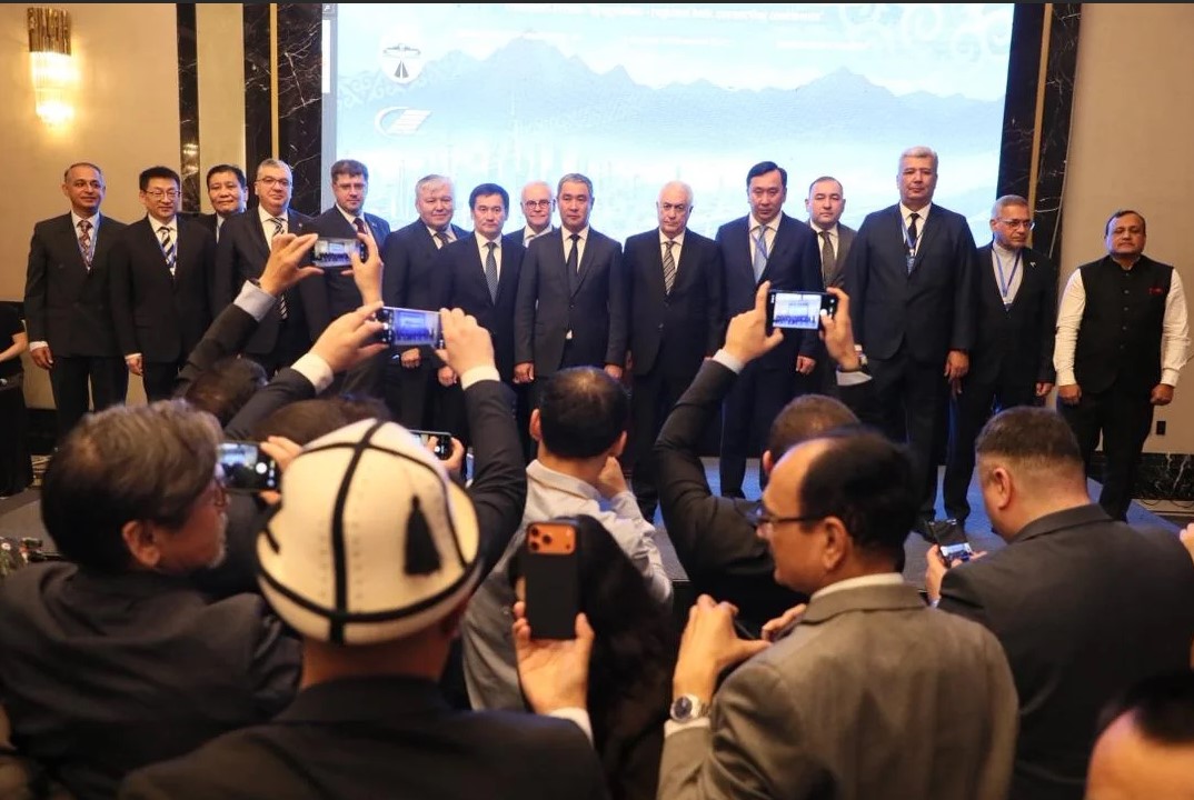 “Кыргызстан – аймактык хаб”: Бишкекте ири транспорттук форум өтүүдө