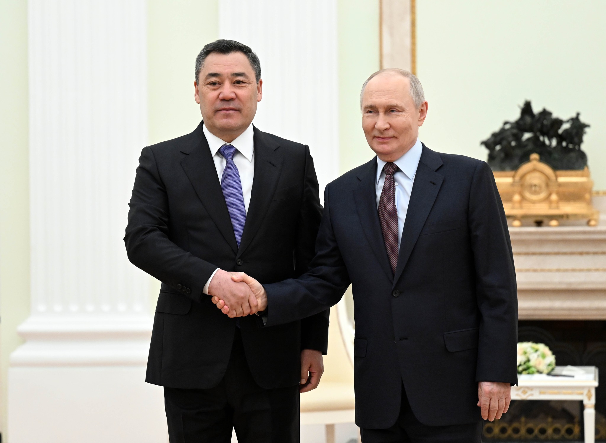 Президент Садыр Жапаров Россия Федерациясынын Президенти Владимир Путин менен сүйлөшүүлөрдү өткөрдү