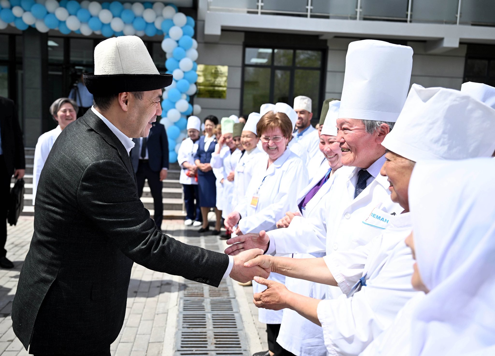 Д. Орунбеков: 300 миңдей кызматкердин айлыгы жогорулайт