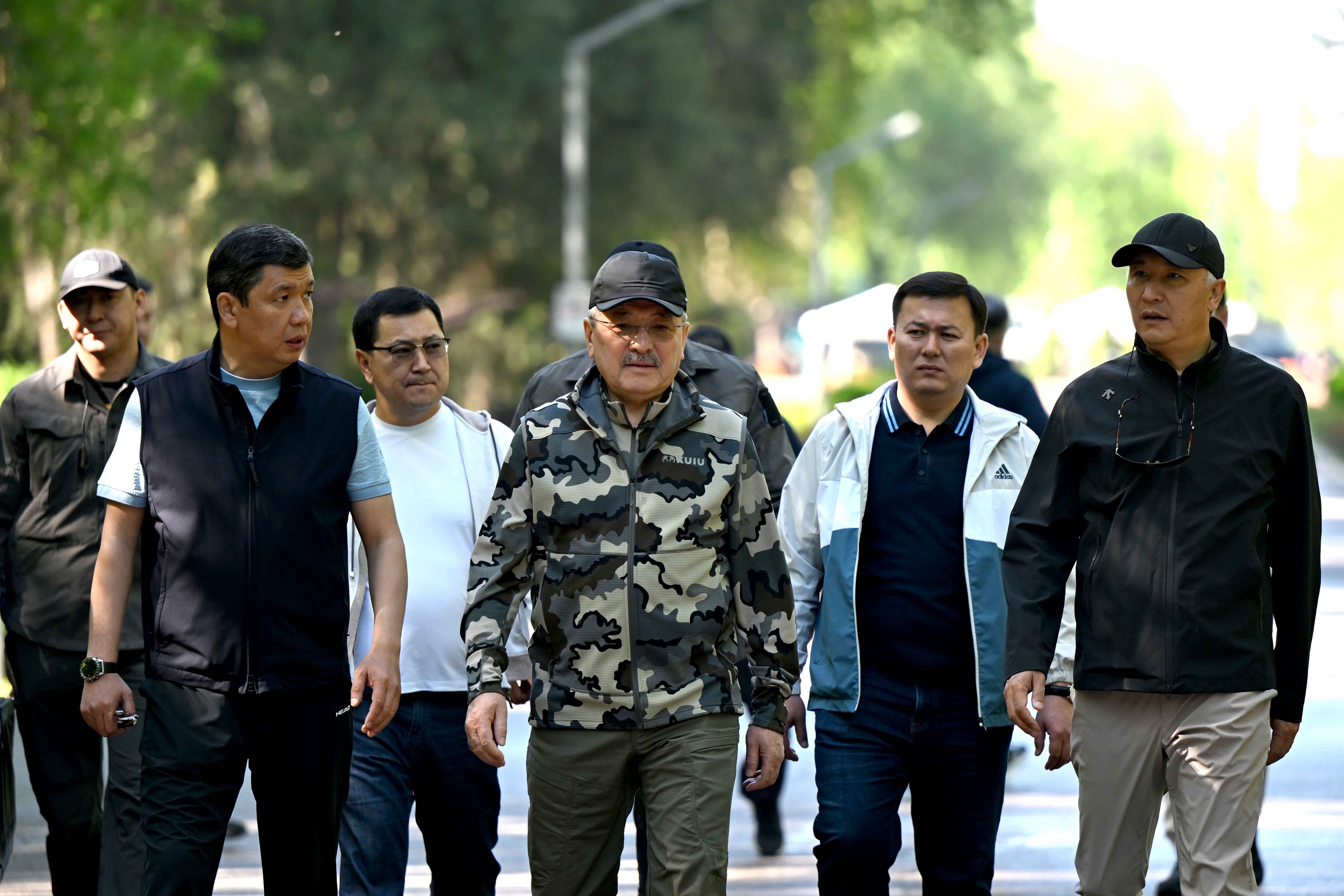 МинКаб башчысы Адылбек Касымалиев "Кара-Жыгач бактагы" ишембиликке катышты