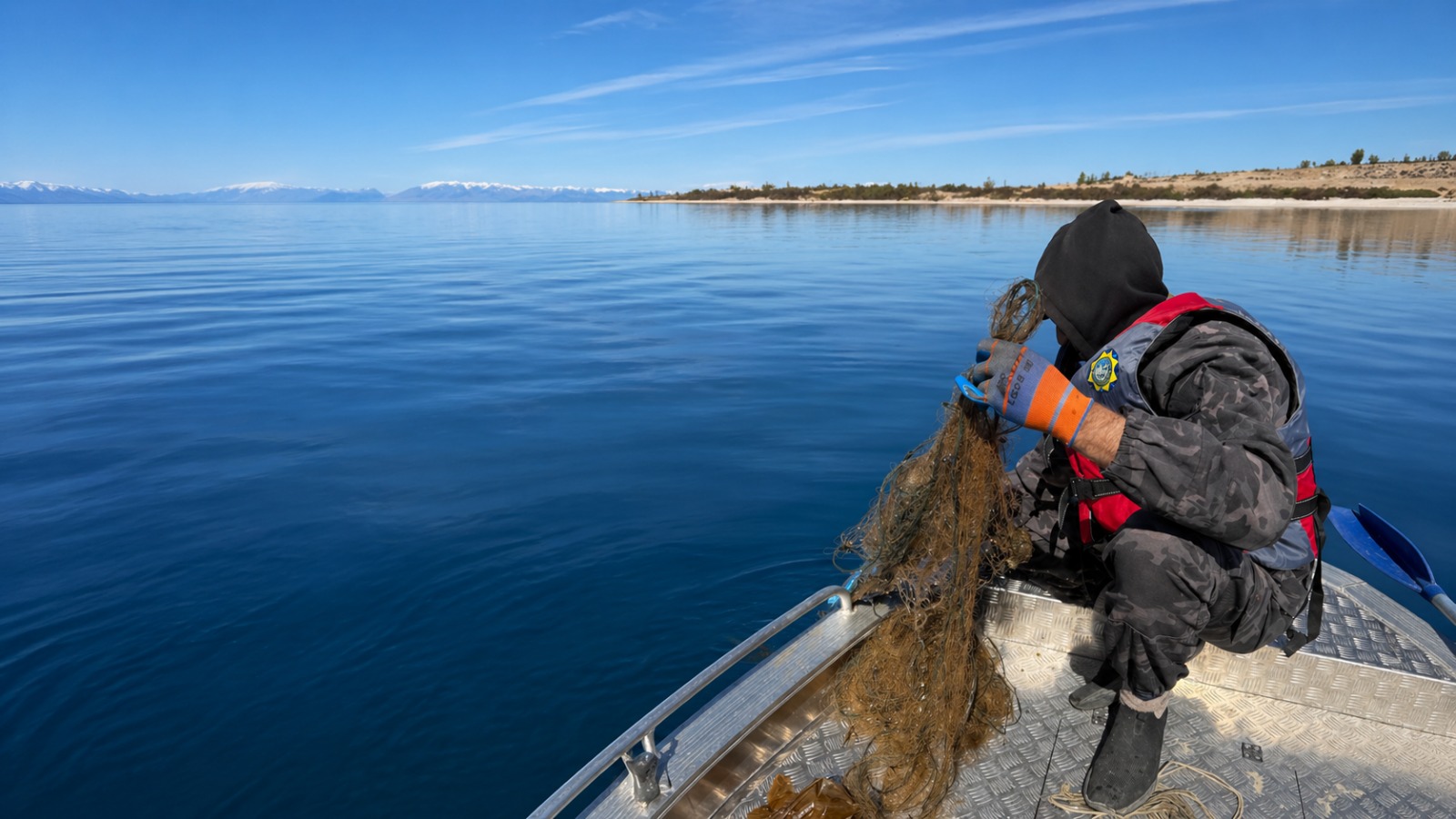 Ысык-Көлдө рейд учурунда 1100 метр мыйзамсыз тор жана 70 кг таштанды чыгарылды