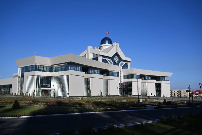 Того Министрлер Кеңешинин Төрагасы Фор Эссозимн Гнассингбе Кыргызстанга расмий иш сапары менен келет