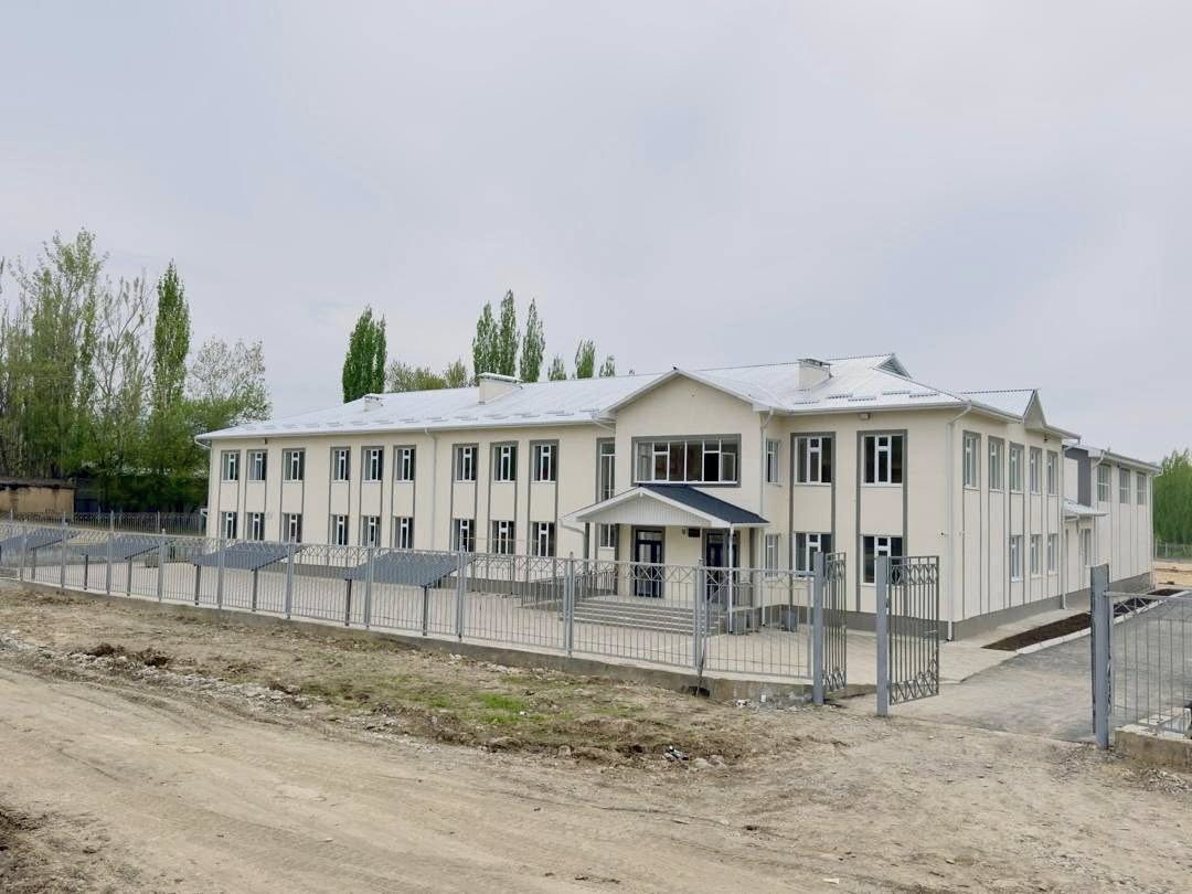 Ош: Кара-Тарык айылында жаңы мектеп салынды