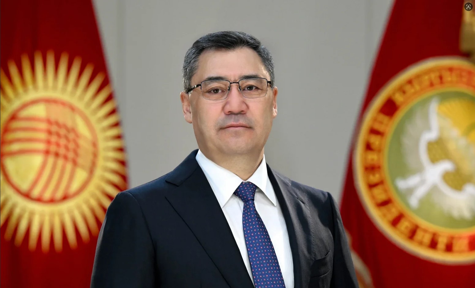 Президент Садыр Жапаров Энелер күнү менен куттуктады