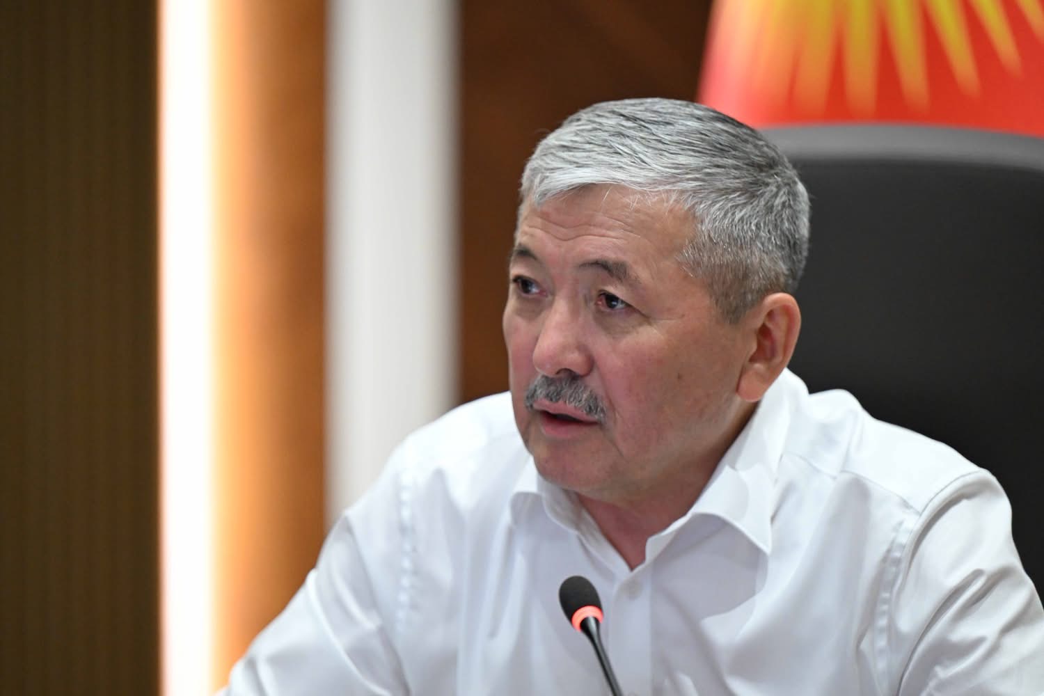 Адылбек Касымалиев: “Сууда коопсуздук эрежелерин так сактап, өзгөчө жайкы каникул учурунда балдарыңыздарга өзгөчө көңүл буруңуздар”