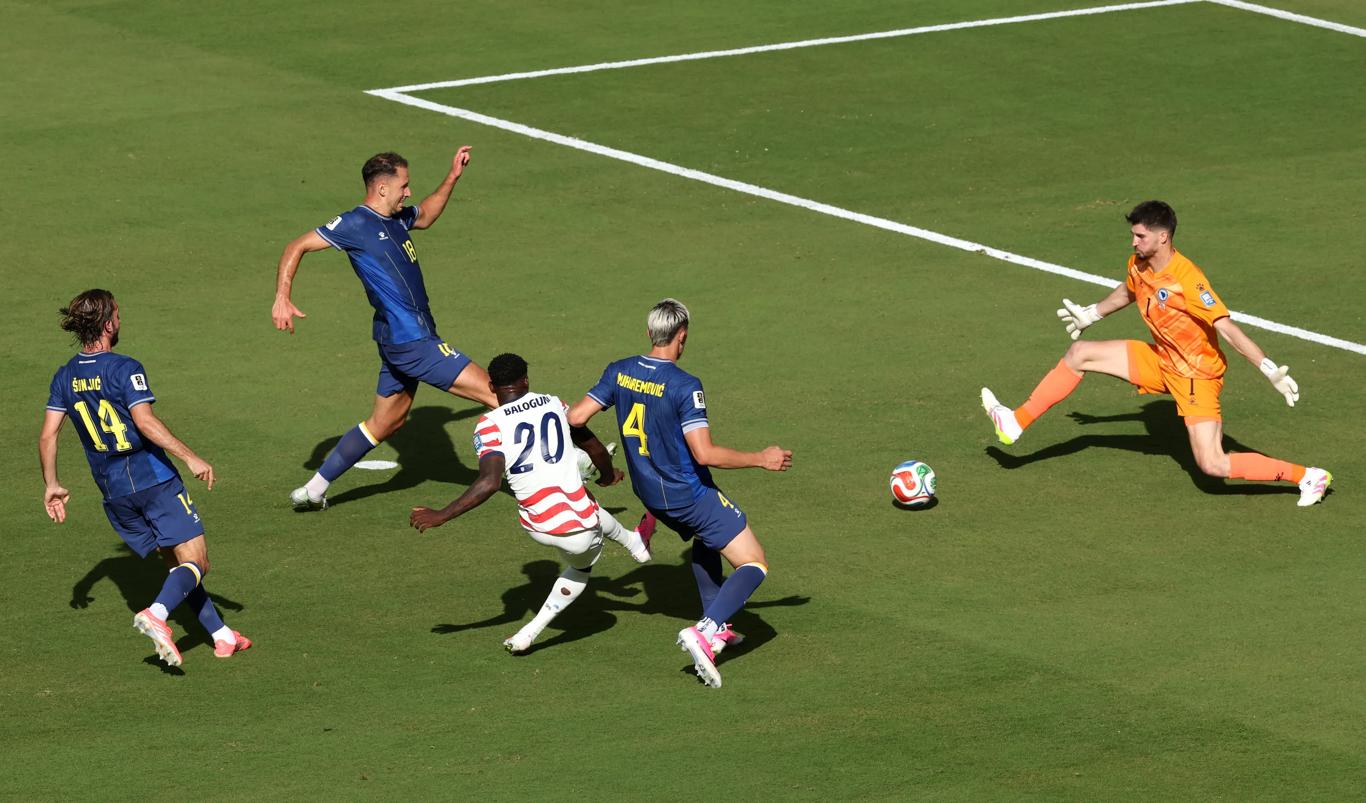 АКШ курамасы Босния жана Герцеговинаны 2:0 эсебинде утту