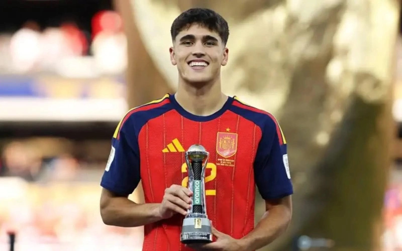 19 жаштагы Пау Кубарси 2026-жылкы Дүйнө чемпиондугунун эң мыкты жаш оюнчусу деп аталды