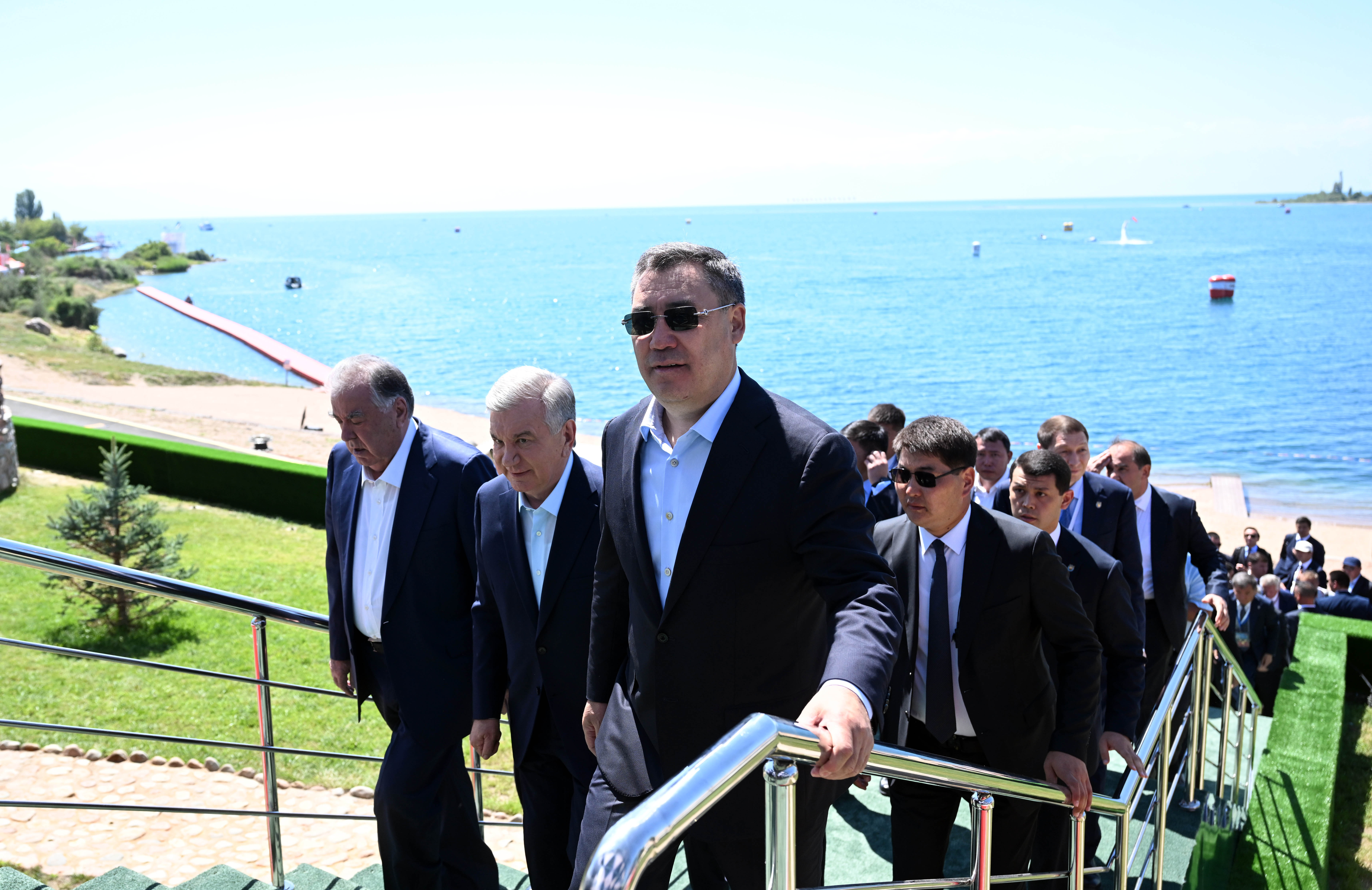 Президент Садыр Жапаров Ысык-Көлдө өткөн суу-мотордук спорт UIM F1H2O “Суудагы Формула-1” боюнча дүйнө чемпионатын ачты