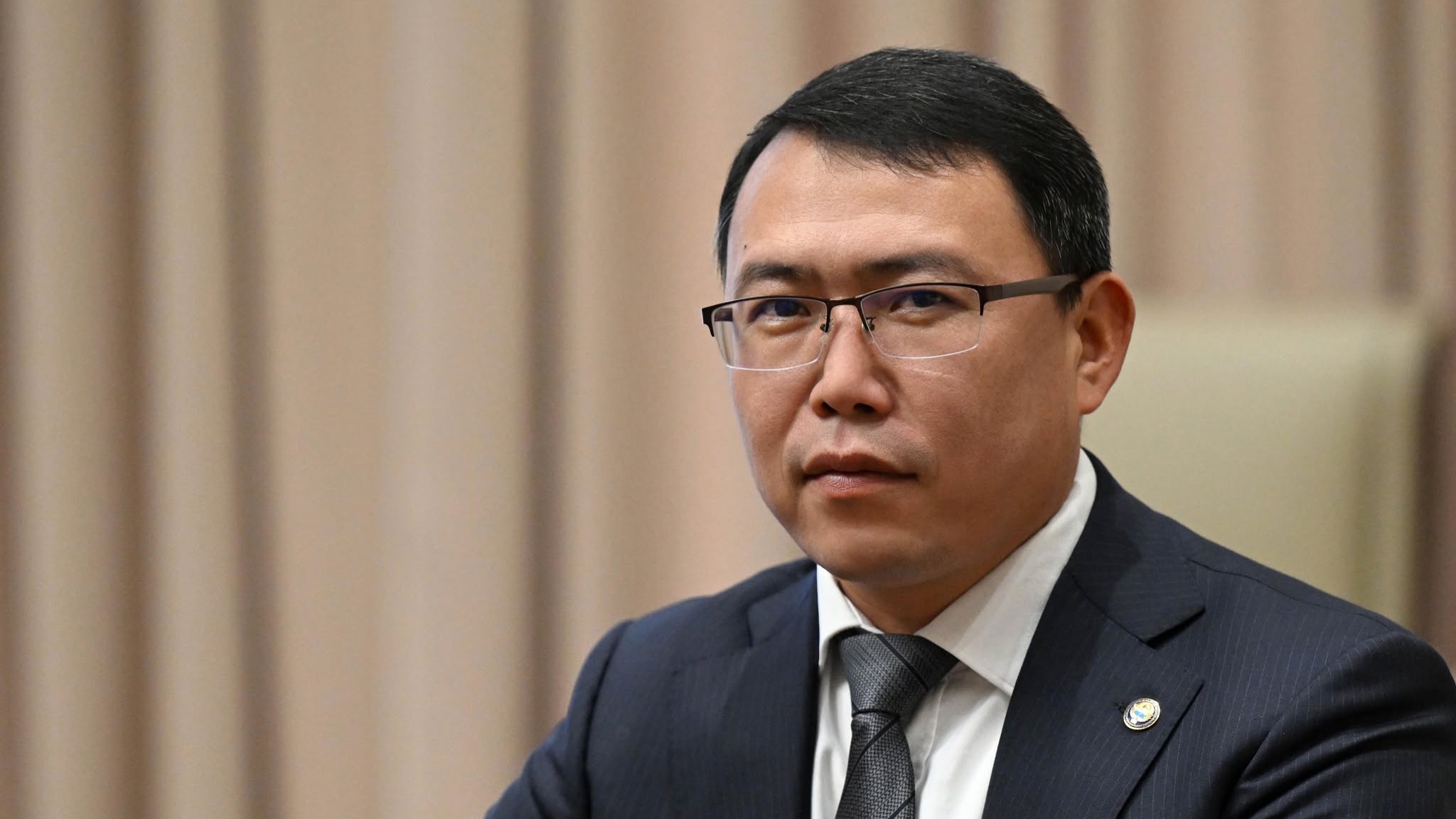 Аскат Алагозов: "Бир дагы чет өлкөлүк жаран курал алып, биздин аймакта кандайдыр бир объект кайтарбайт"