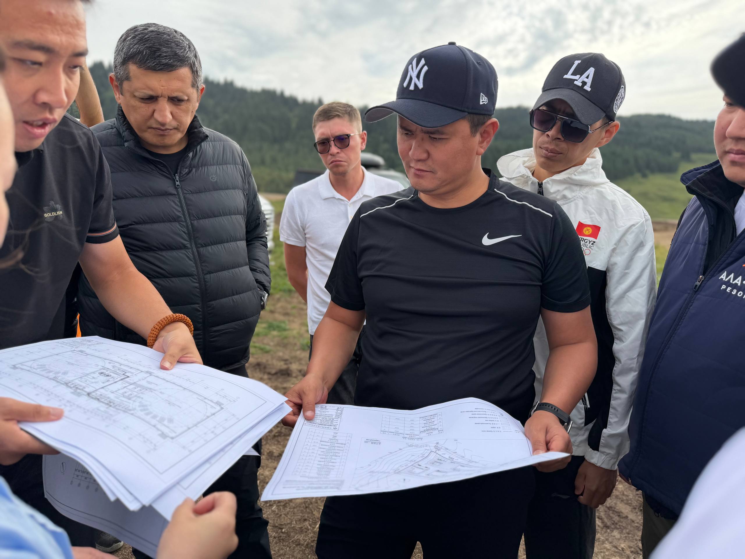 Министр Нурдан Орунтаев Караколдогу ири курулуш объекттеринин жүрүшүн текшерди