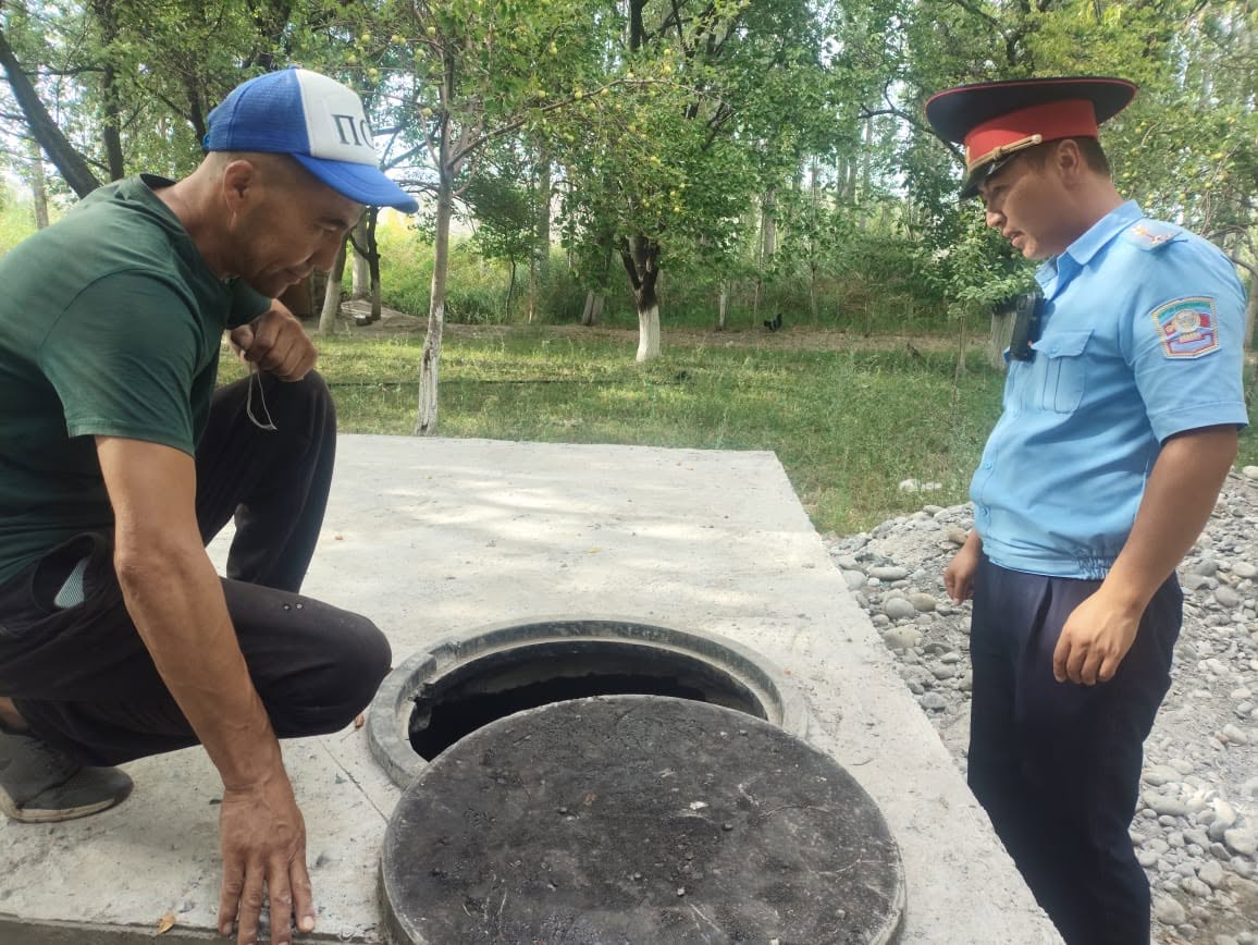 Баткен районунда милиция кызматкерлери сууга чөгүп кетүүнүн алдын алуу иштерин жүргүзүүдө